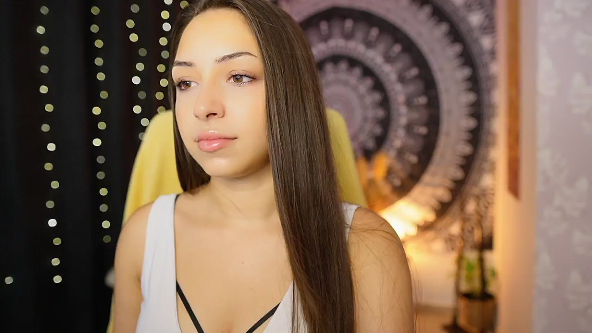 Gallery image thumbnail from Briar__Rose's myfreecams stream on, 08/28/2024, 14:33 image 19 of 20