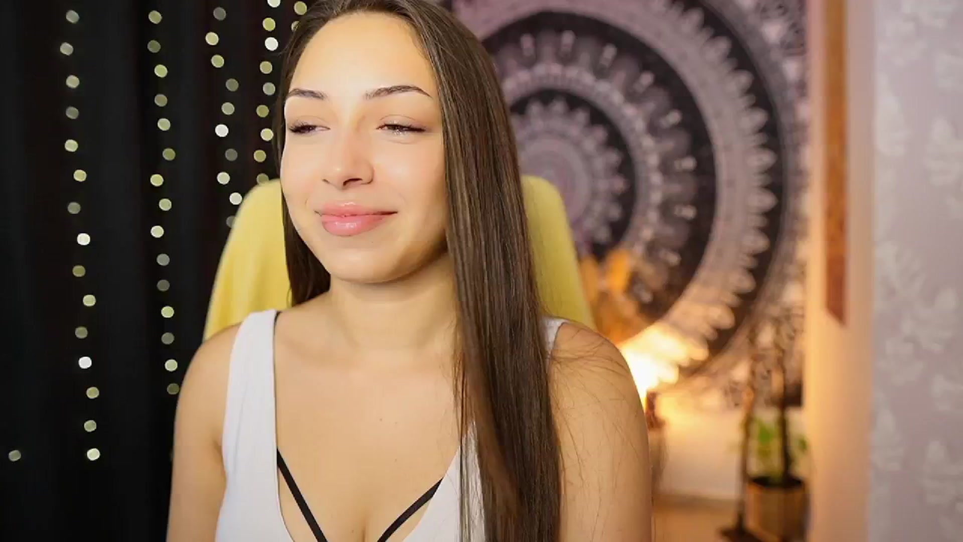 Gallery image thumbnail from Briar__Rose's myfreecams stream on, 08/28/2024, 14:33 image 18 of 20