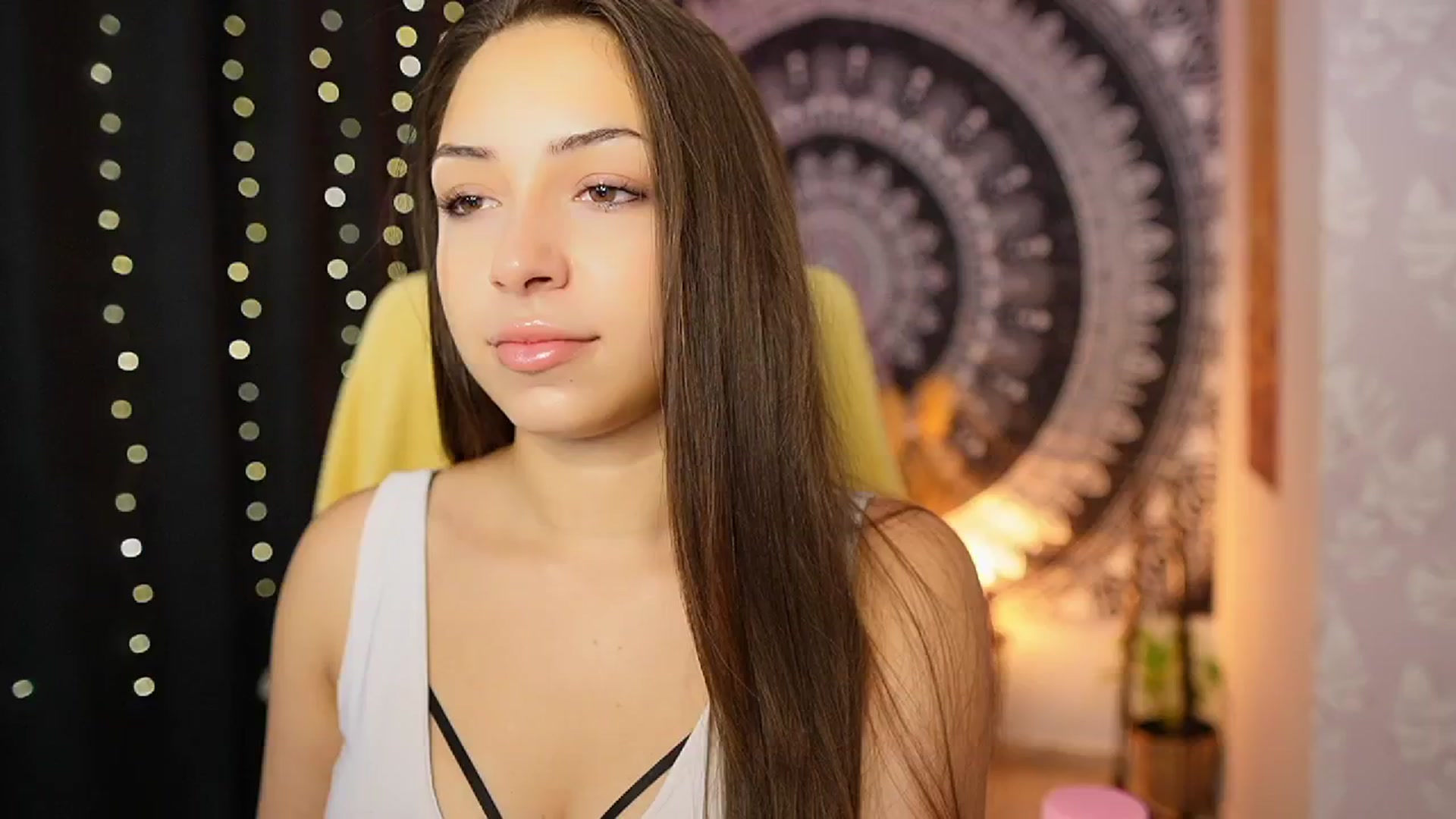 Gallery image thumbnail from Briar__Rose's myfreecams stream on, 08/28/2024, 14:33 image 14 of 20
