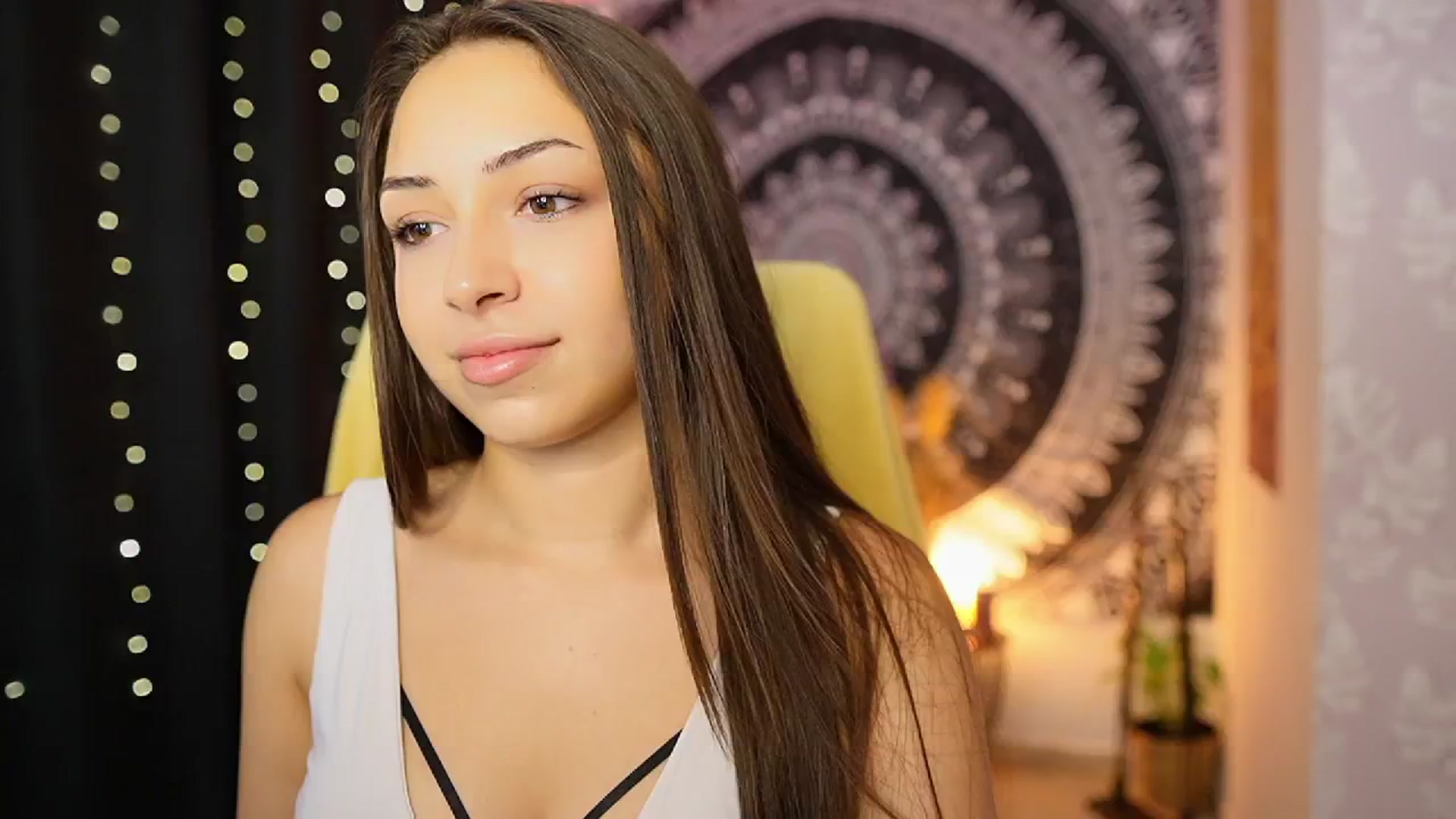 Gallery image thumbnail from Briar__Rose's myfreecams stream on, 08/28/2024, 18:14 image 11 of 20