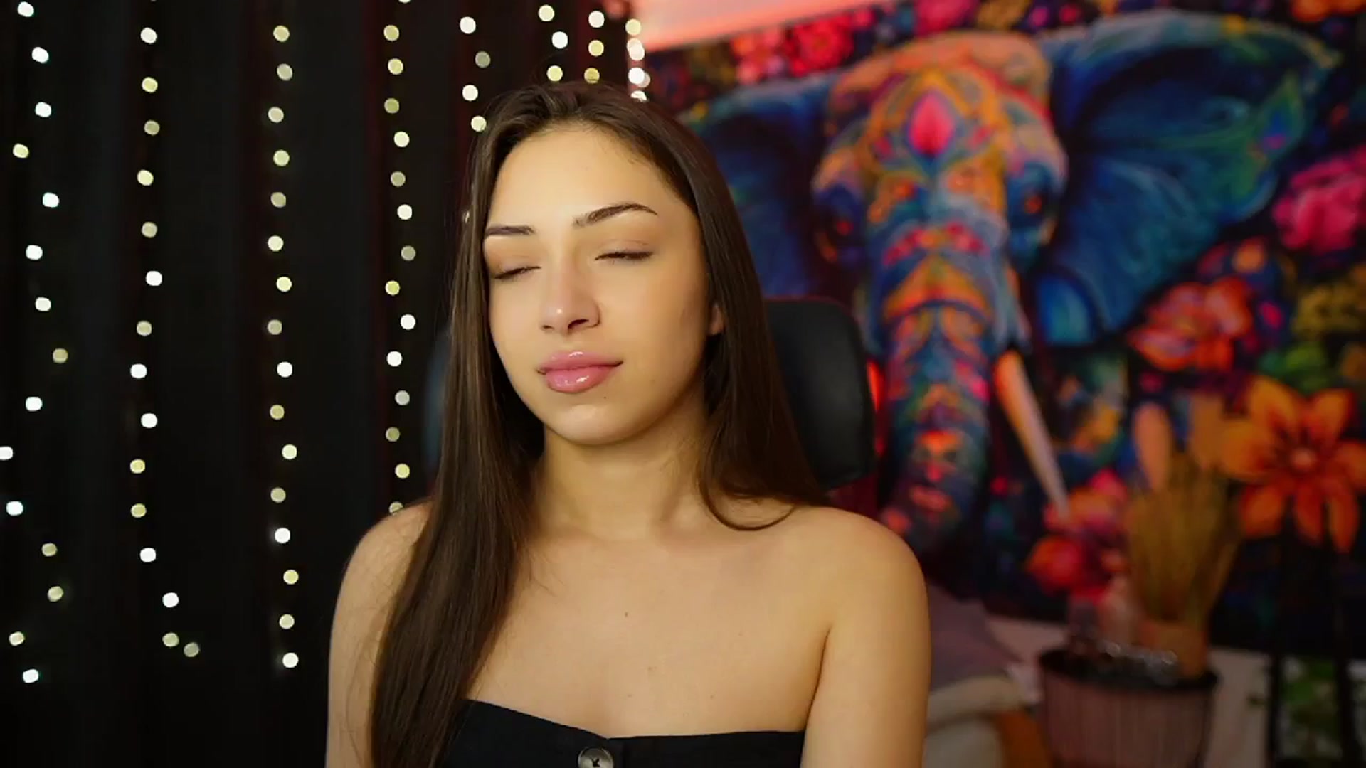 Gallery image thumbnail from Briar__Rose's myfreecams stream on, 11/30/2024, 21:15 image 9 of 20