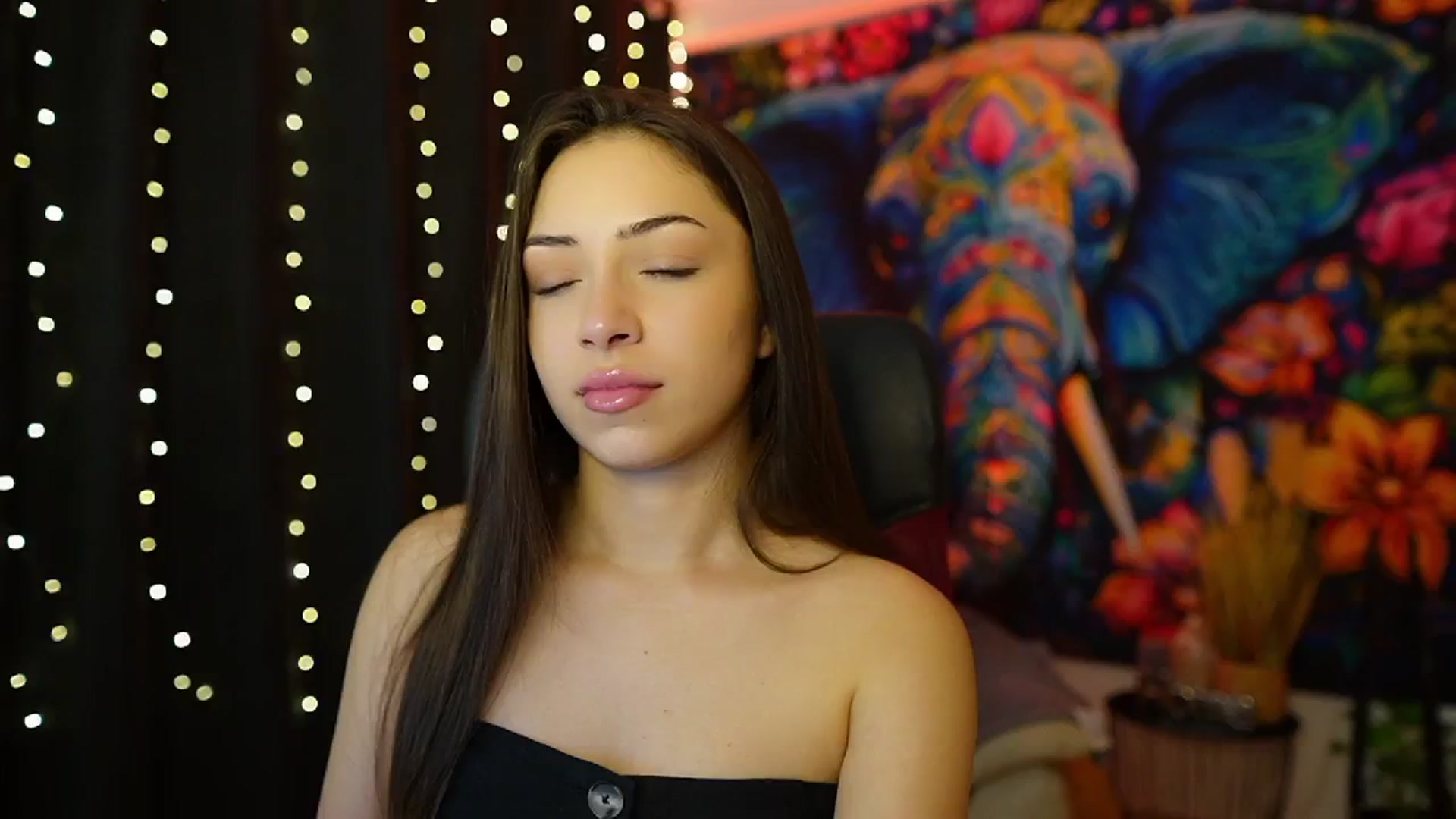 Gallery image thumbnail from Briar__Rose's myfreecams stream on, 11/30/2024, 21:15 image 7 of 20
