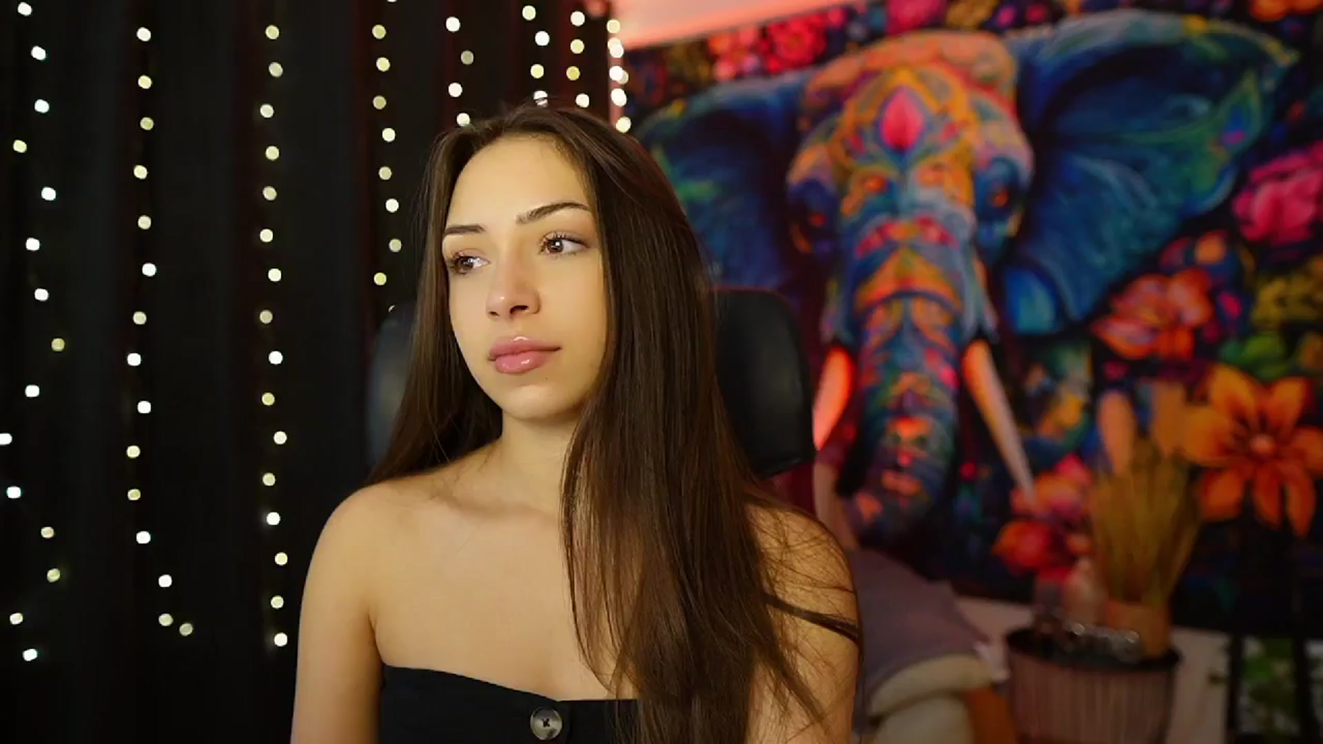 Gallery image thumbnail from Briar__Rose's myfreecams stream on, 11/30/2024, 21:15 image 19 of 20