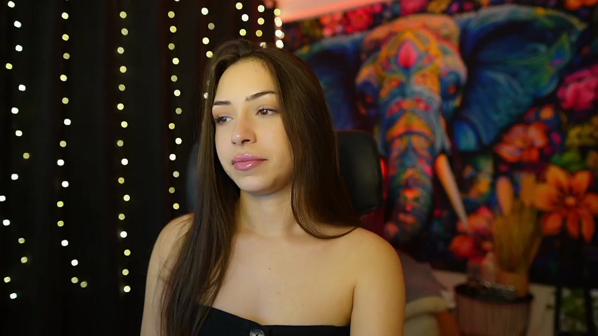 Gallery image thumbnail from Briar__Rose's myfreecams stream on, 11/30/2024, 21:15 image 3 of 20