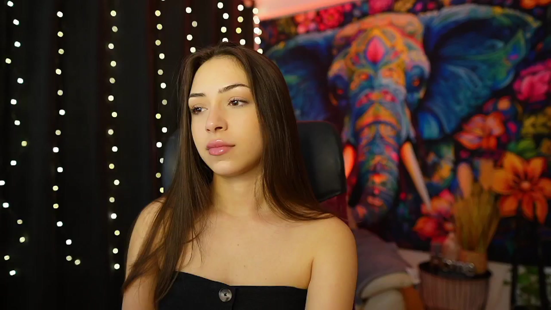 Gallery image thumbnail from Briar__Rose's myfreecams stream on, 11/30/2024, 21:15 image 16 of 20