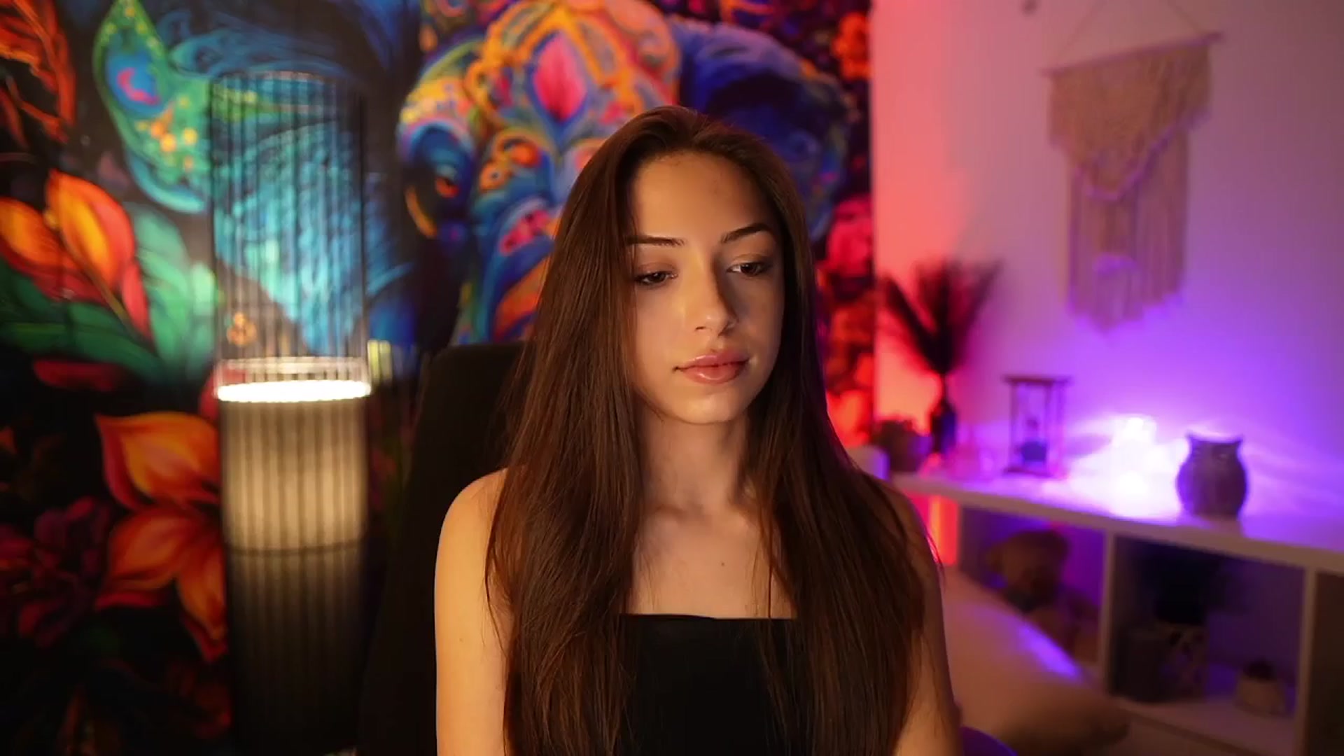 Gallery image thumbnail from Briar__Rose's myfreecams stream on, 02/17/2025, 18:00 image 17 of 20