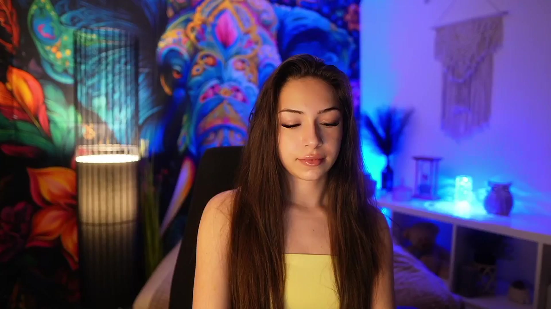 Gallery image thumbnail from Briar__Rose's myfreecams stream on, 03/10/2025, 17:57 image 18 of 20