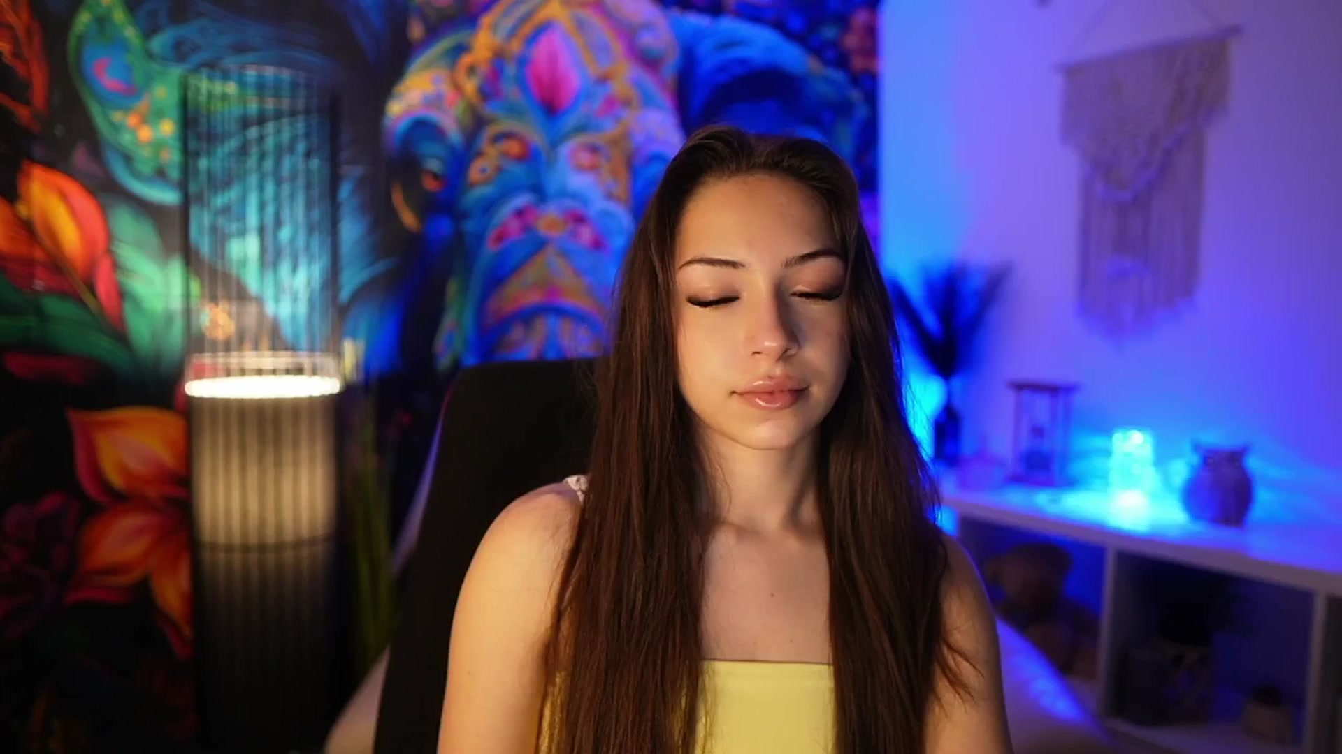 Gallery image thumbnail from Briar__Rose's myfreecams stream on, 03/10/2025, 17:57 image 8 of 20