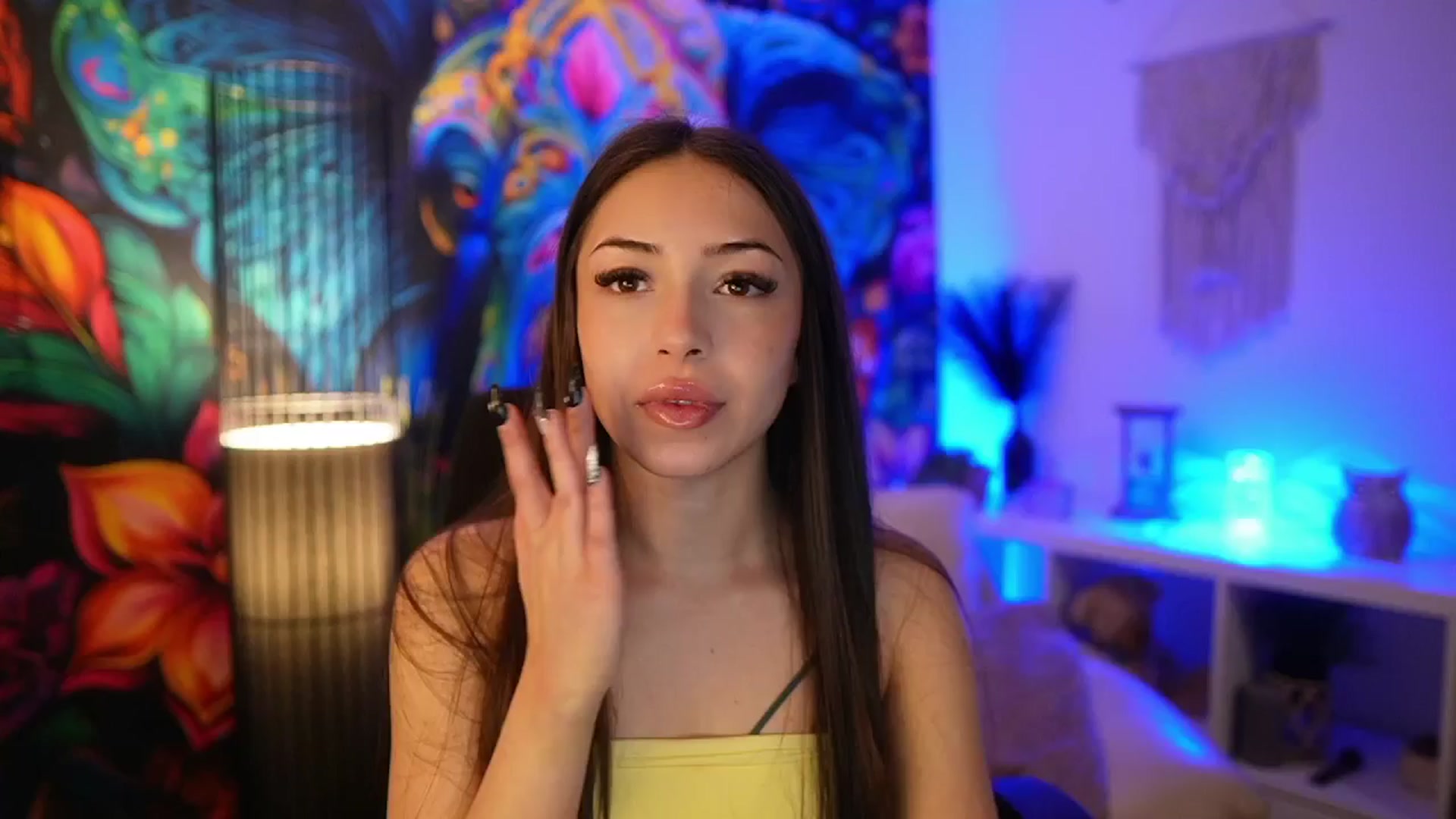 Gallery image thumbnail from Briar__Rose's myfreecams stream on, 03/20/2025, 17:09 image 6 of 20