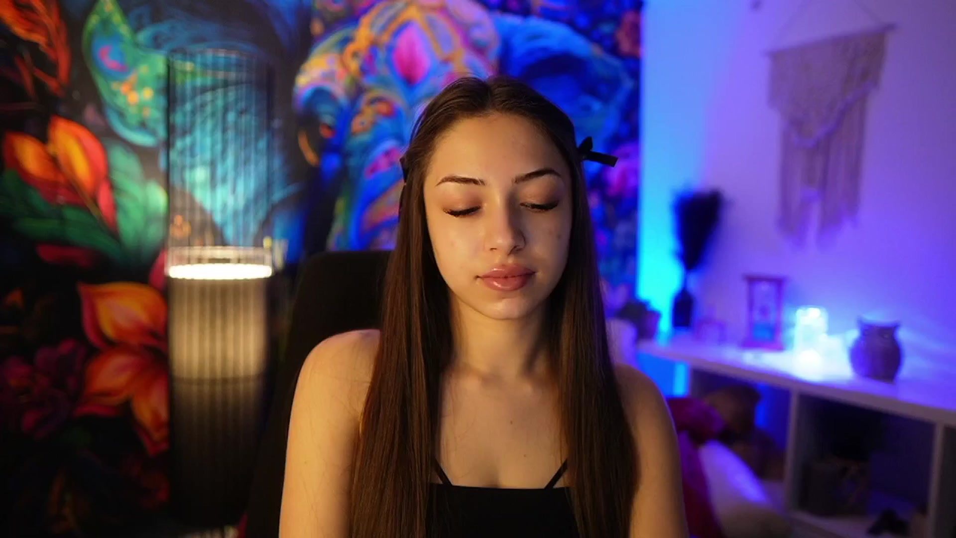 Gallery image thumbnail from Briar__Rose's myfreecams stream on, 03/31/2025, 17:02 image 13 of 20