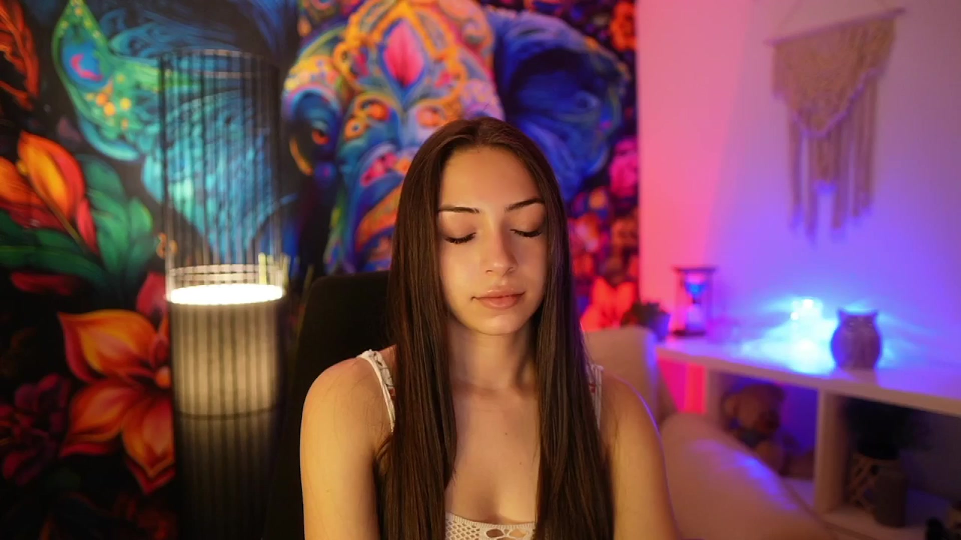 Gallery image thumbnail from Briar__Rose's myfreecams stream on, 04/15/2025, 17:49 image 3 of 20