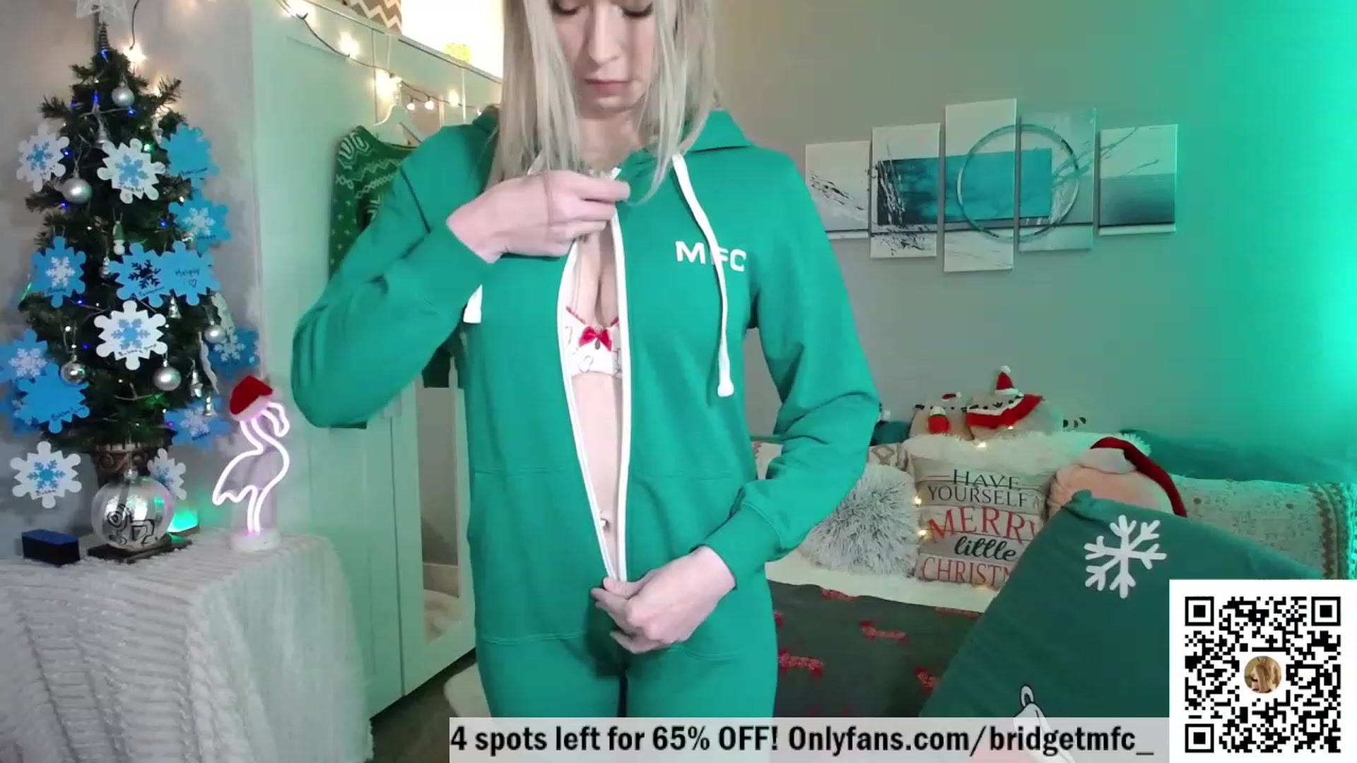 Gallery image thumbnail from Bridg's myfreecams stream on, 12/23/2022, 10:54 image 8 of 20