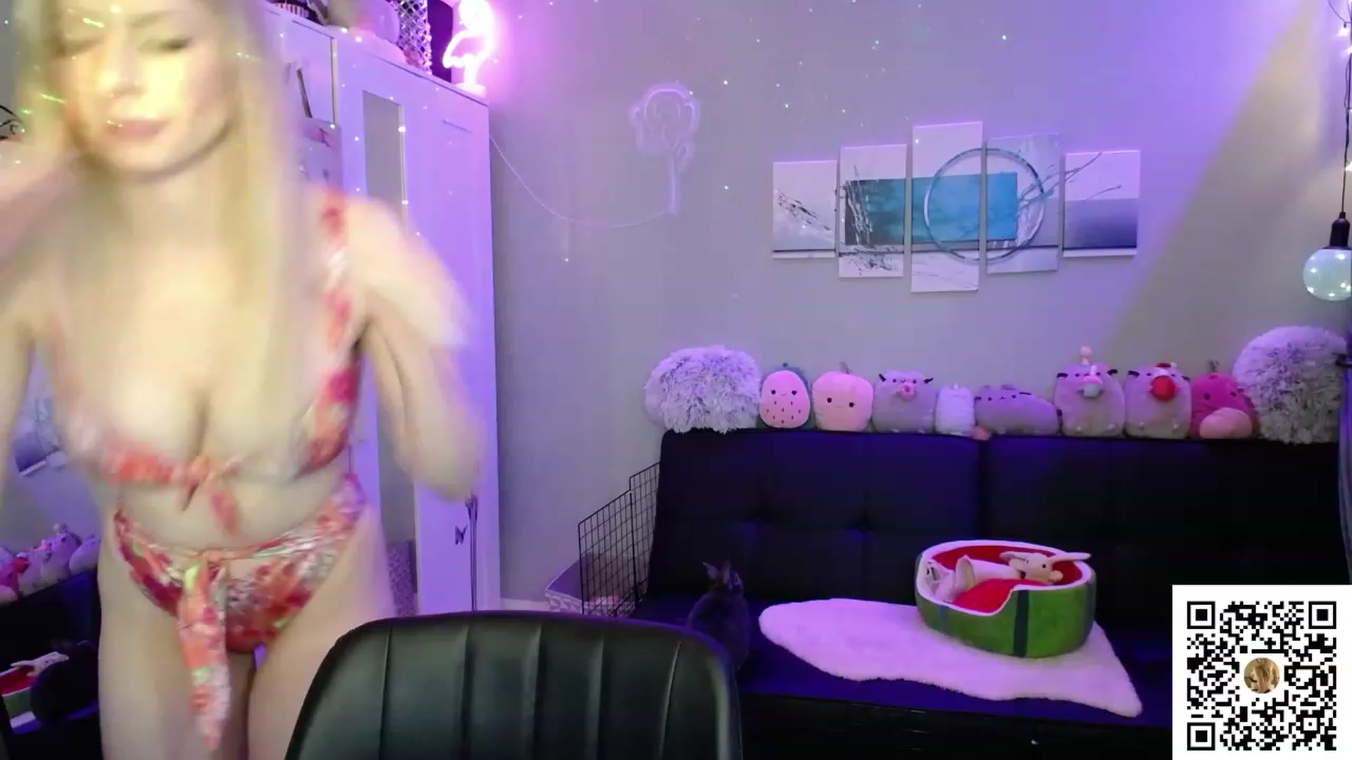Gallery image thumbnail from Bridg's myfreecams stream on, 06/19/2023, 09:03 image 2 of 20