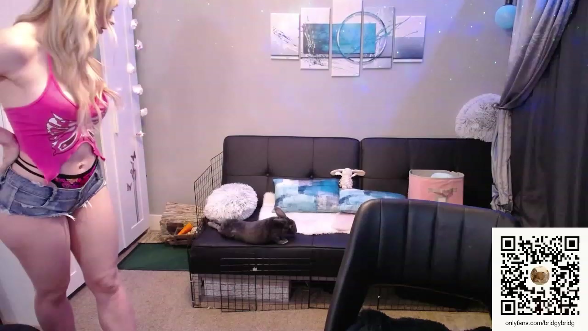 Gallery image thumbnail from Bridg's myfreecams stream on, 08/04/2023, 09:32 image 7 of 20