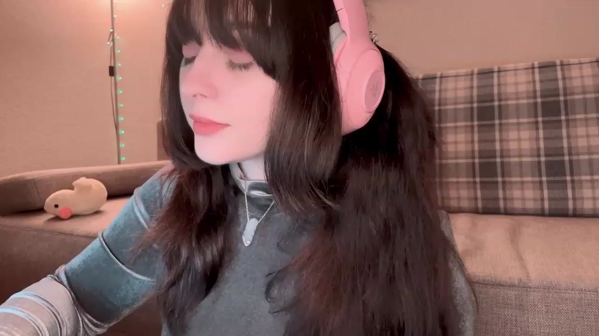 Gallery image thumbnail from BridgeOnFire's myfreecams stream on, 02/10/2024, 19:45 image 16 of 20