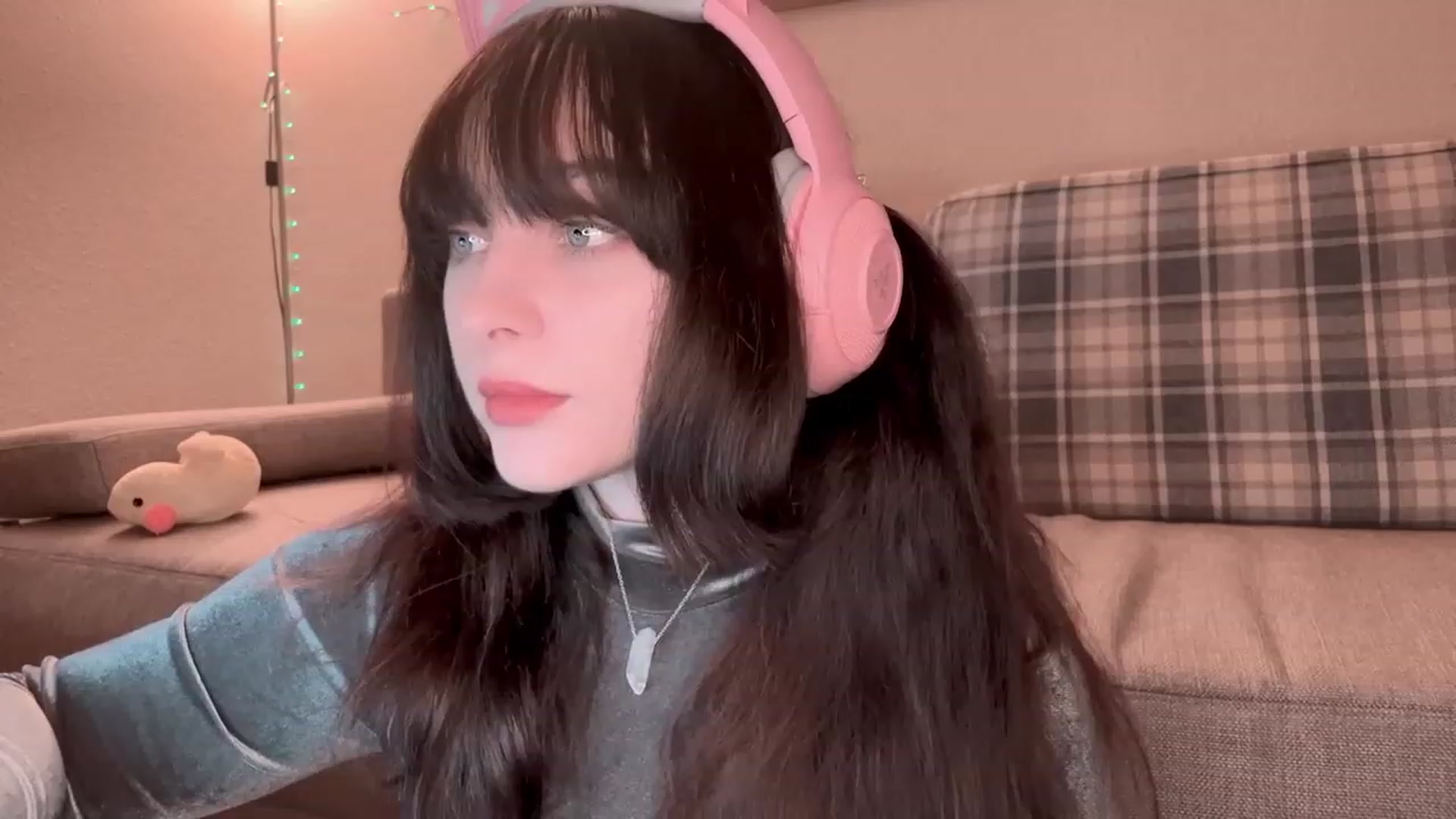 Gallery image thumbnail from BridgeOnFire's myfreecams stream on, 02/10/2024, 19:45 image 10 of 20
