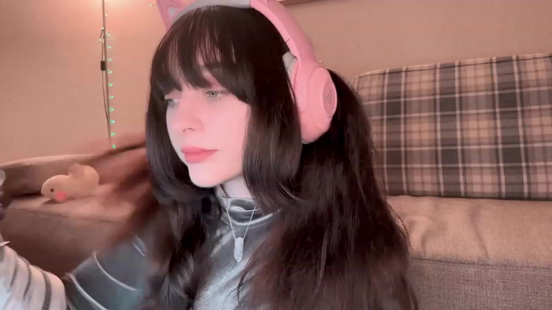 Gallery image thumbnail from BridgeOnFire's myfreecams stream on, 02/10/2024, 19:45 image 19 of 20