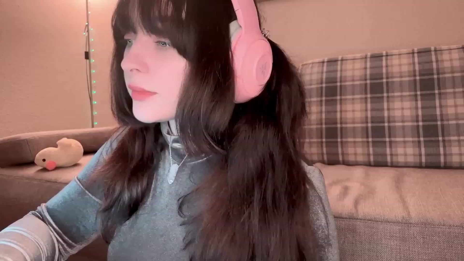 Gallery image thumbnail from BridgeOnFire's myfreecams stream on, 02/10/2024, 19:45 image 15 of 20