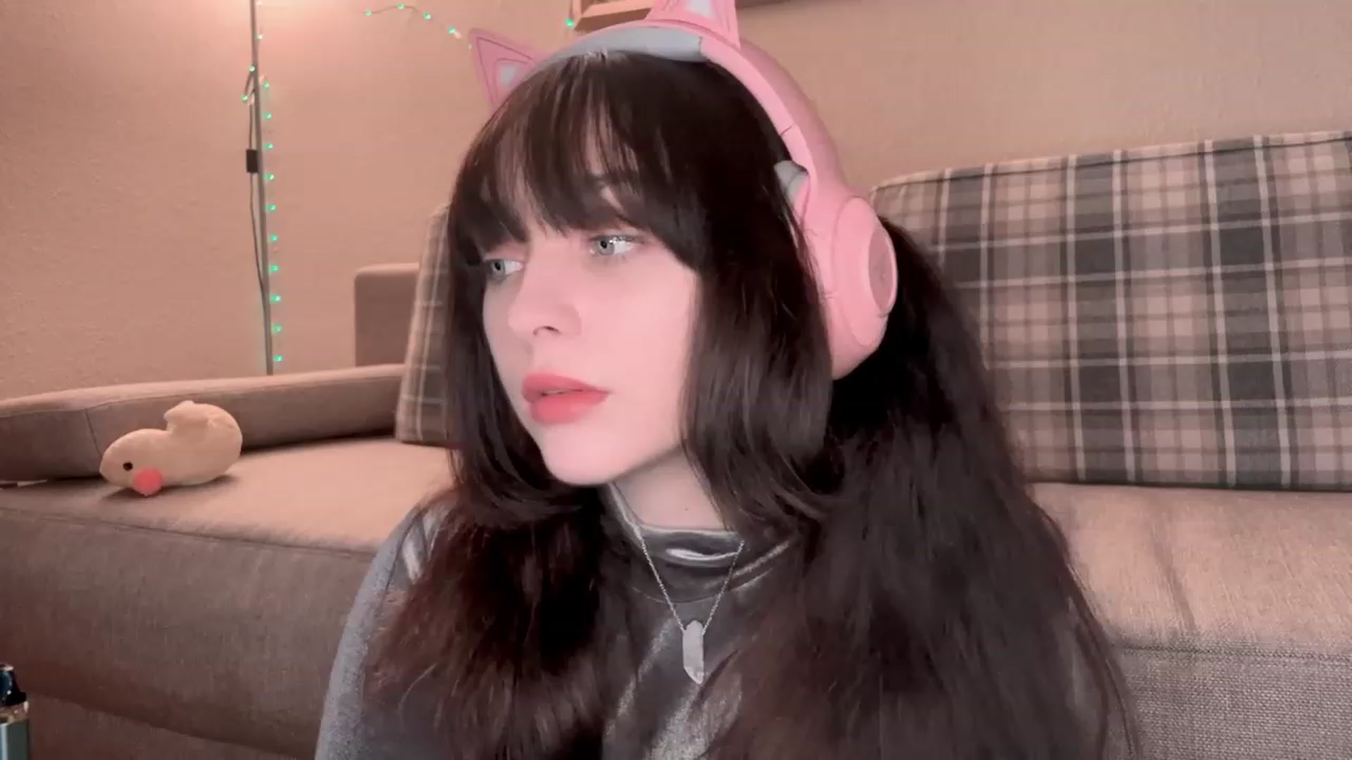 Gallery image thumbnail from BridgeOnFire's myfreecams stream on, 02/10/2024, 19:45 image 11 of 20