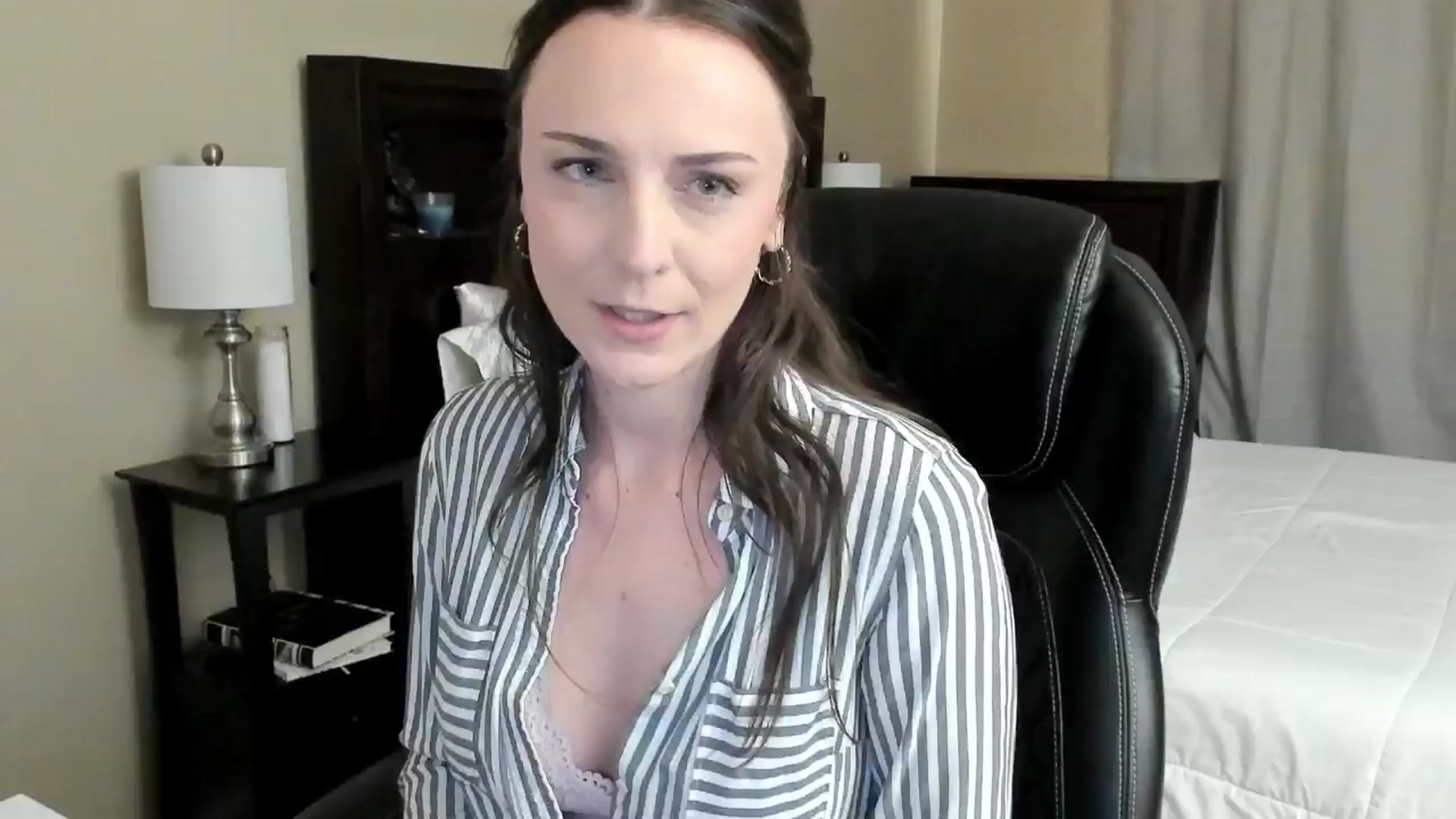 Gallery image thumbnail from BridgetBlight's myfreecams stream on, 05/22/2024, 17:04 image 12 of 20