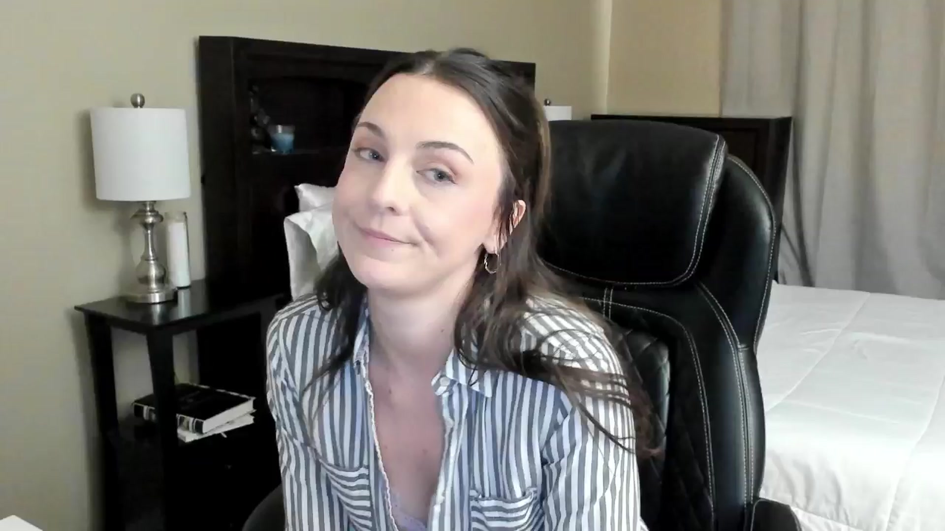 Gallery image thumbnail from BridgetBlight's myfreecams stream on, 05/22/2024, 17:04 image 14 of 20