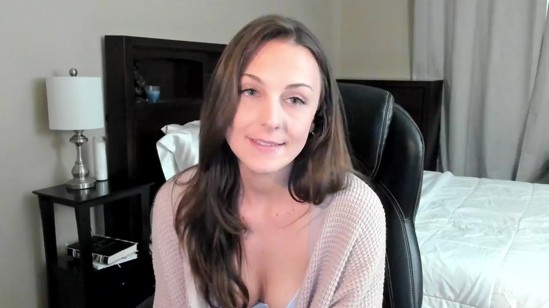 Gallery image thumbnail from BridgetBlight's myfreecams stream on, 05/28/2024, 18:39 image 17 of 20