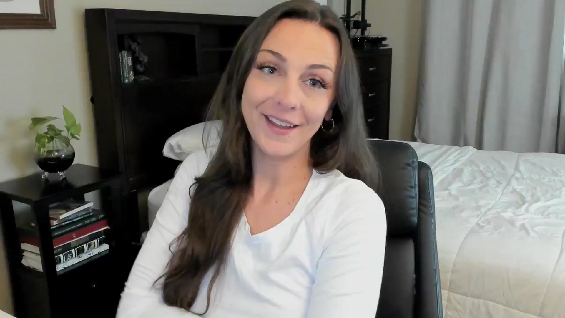 Gallery image thumbnail from BridgetBlight's myfreecams stream on, 11/18/2024, 16:21 image 5 of 20
