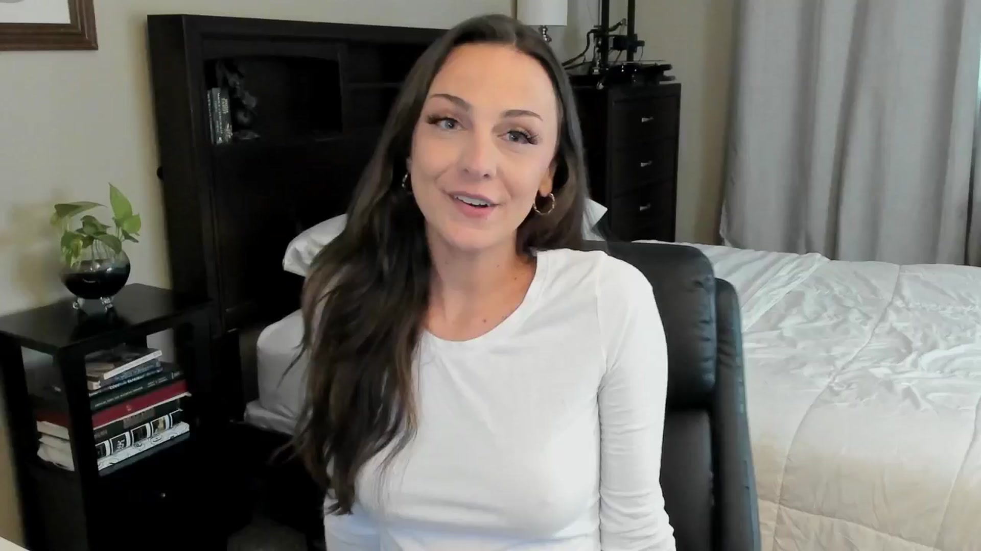 Gallery image thumbnail from BridgetBlight's myfreecams stream on, 11/18/2024, 16:21 image 7 of 20
