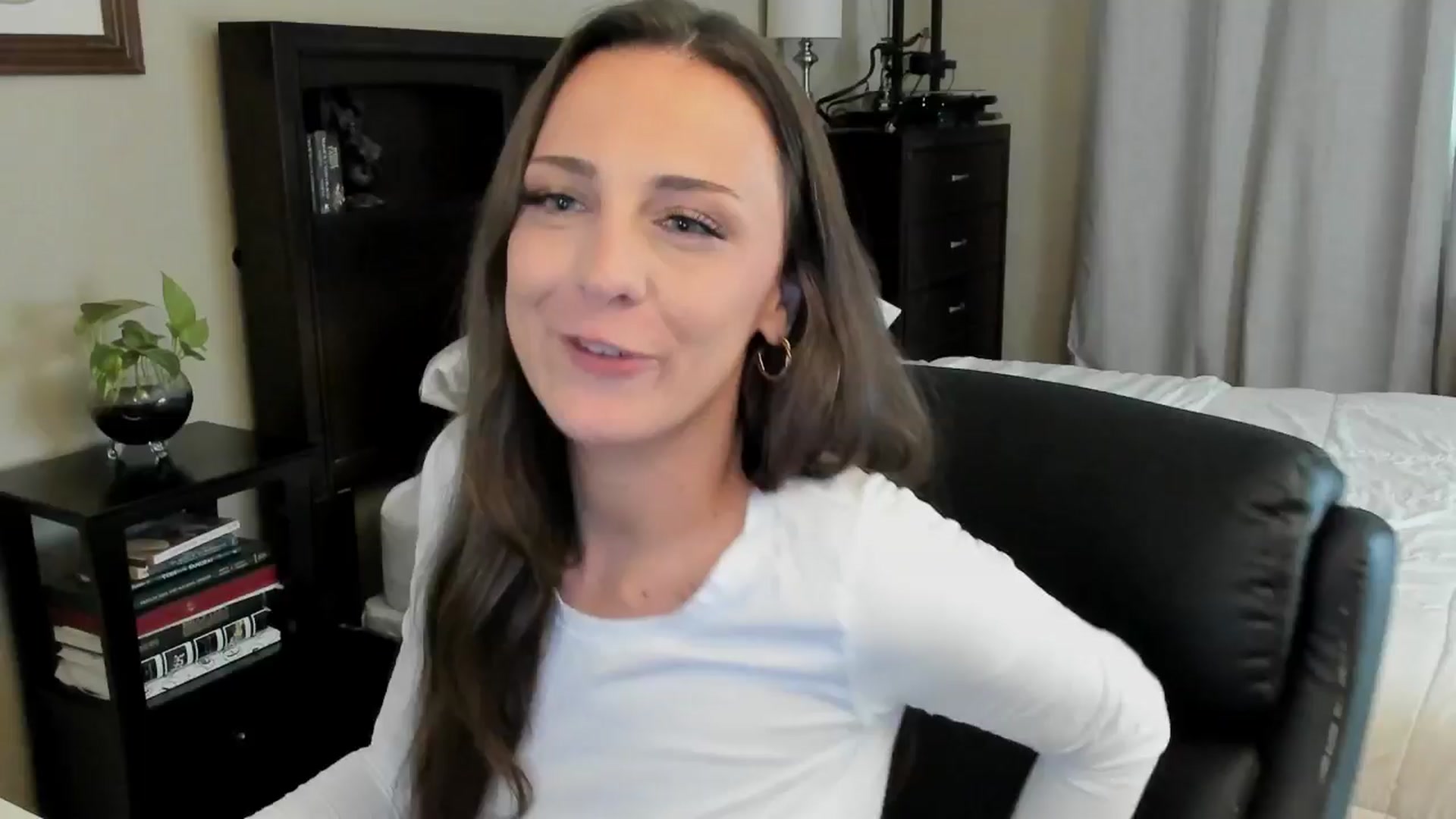 Gallery image thumbnail from BridgetBlight's myfreecams stream on, 11/18/2024, 16:21 image 14 of 20