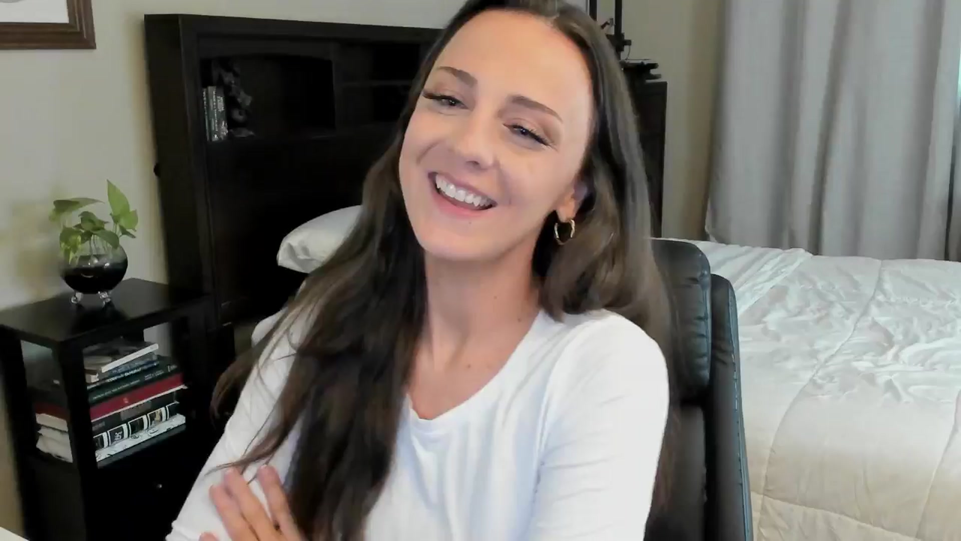 Gallery image thumbnail from BridgetBlight's myfreecams stream on, 11/18/2024, 16:21 image 8 of 20