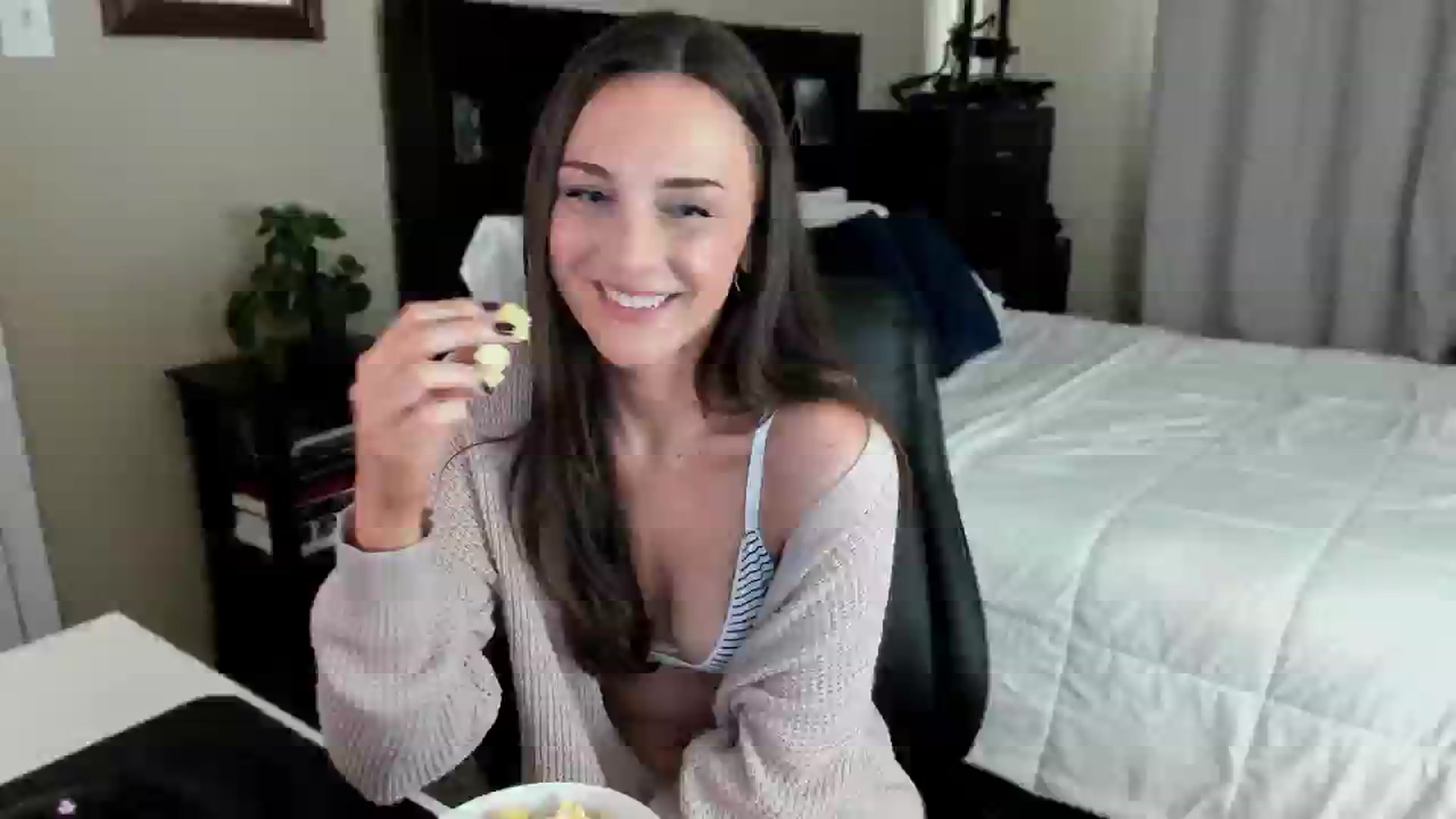Gallery image thumbnail from BridgetBlight's myfreecams stream on, 02/03/2025, 18:37 image 9 of 20