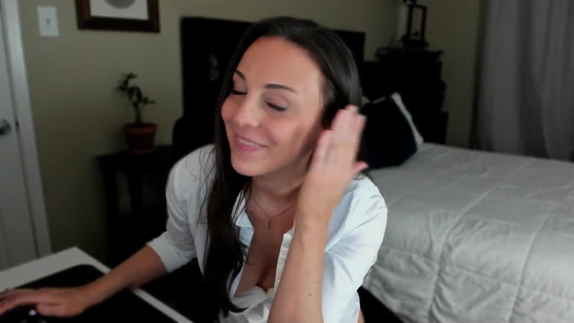 Gallery image thumbnail from BridgetBlight's myfreecams stream on, 03/25/2025, 18:52 image 18 of 20