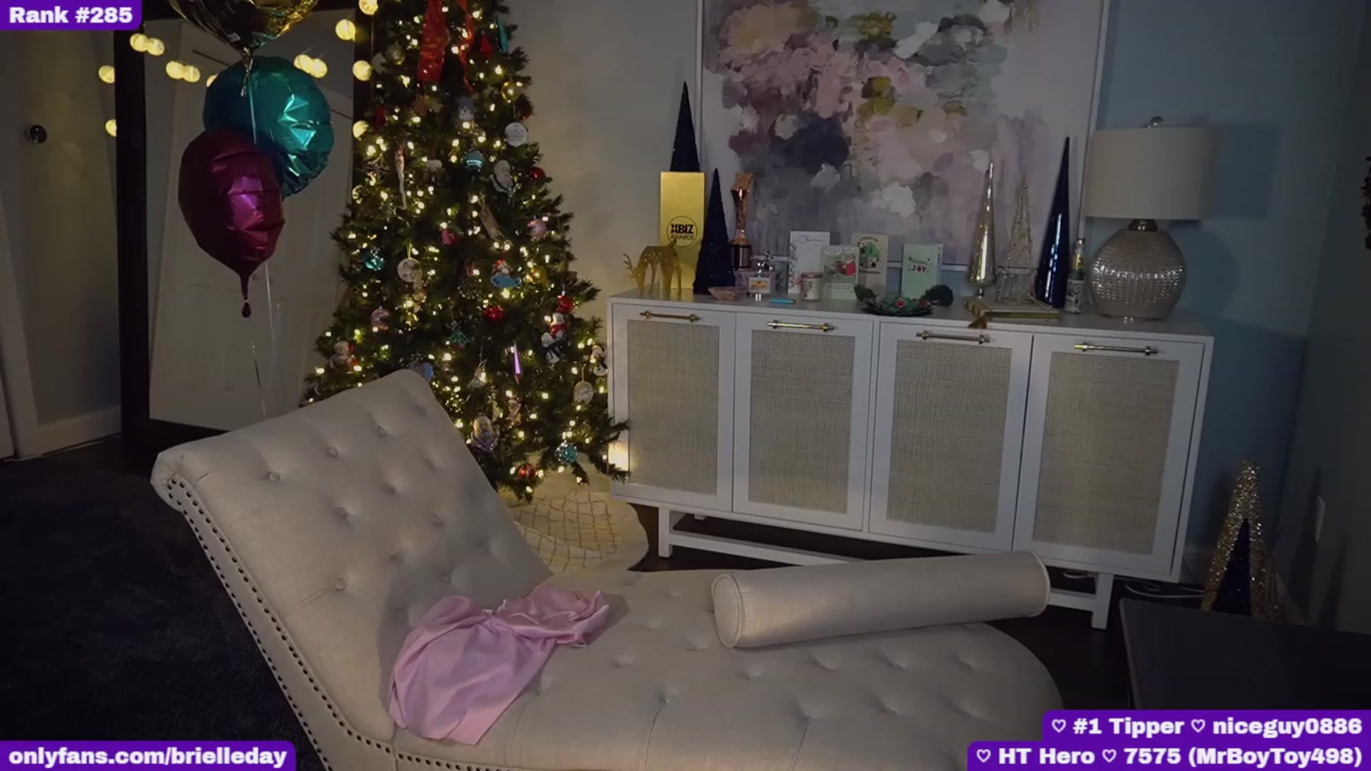 Gallery image thumbnail from BrielleDay's myfreecams stream on, 01/21/2023, 08:10 image 11 of 20