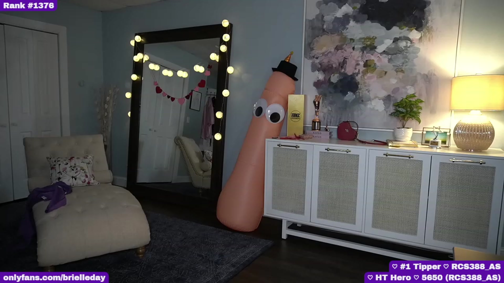 Gallery image thumbnail from BrielleDay's myfreecams stream on, 03/11/2023, 05:09 image 17 of 20