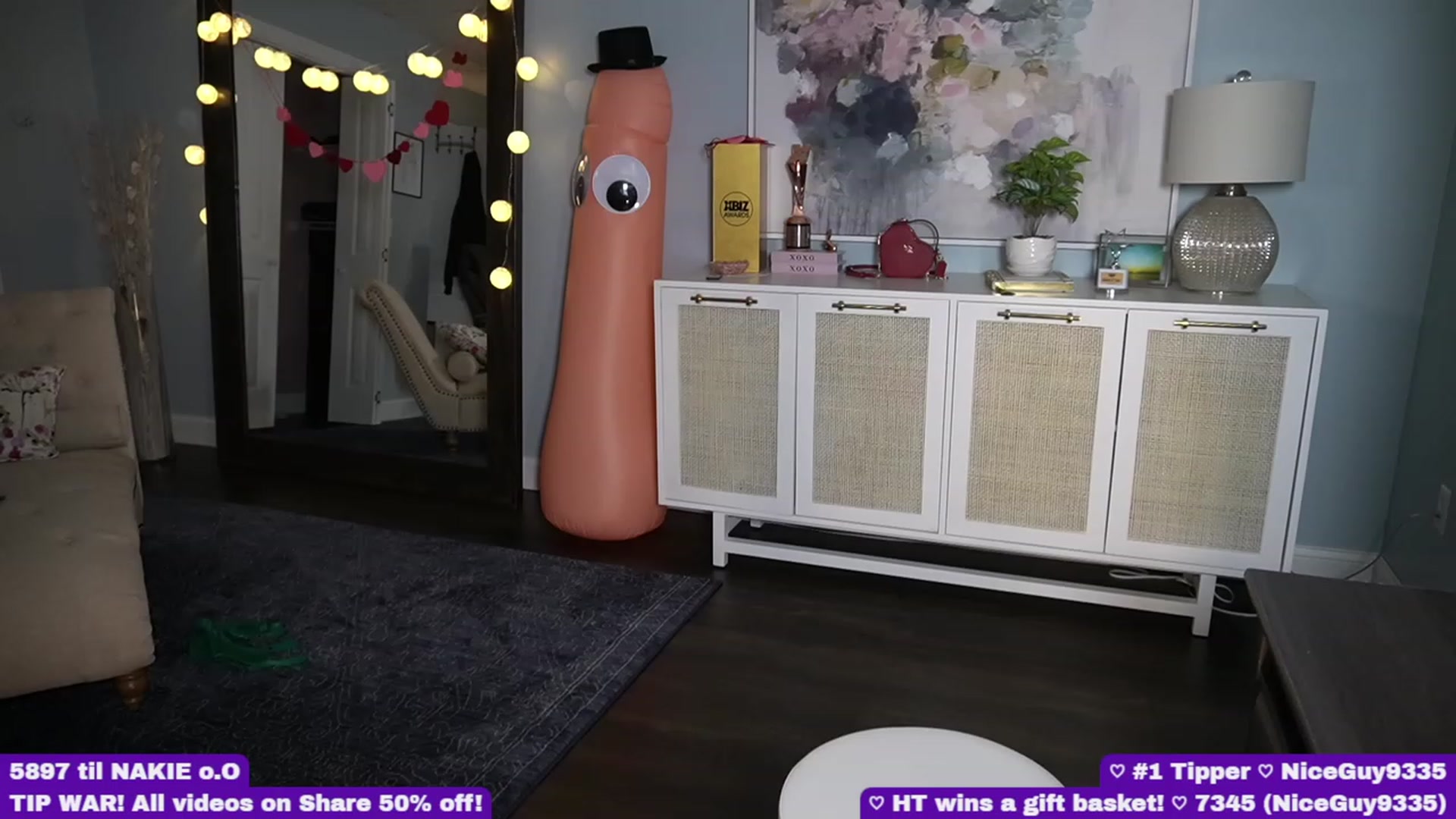 Gallery image thumbnail from BrielleDay's myfreecams stream on, 04/15/2023, 01:04 image 16 of 20