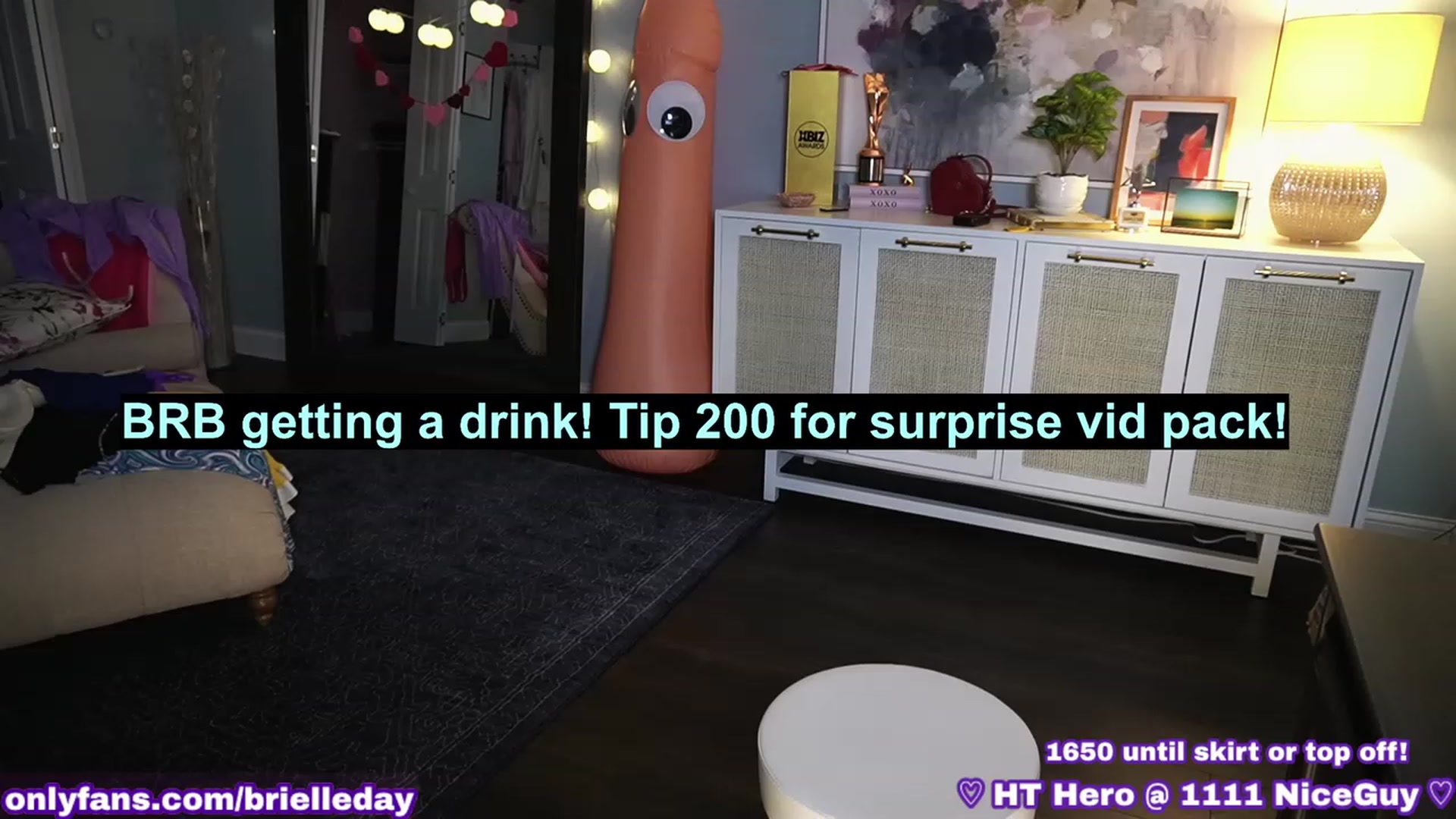 Gallery image thumbnail from BrielleDay's myfreecams stream on, 08/05/2023, 03:02 image 7 of 20
