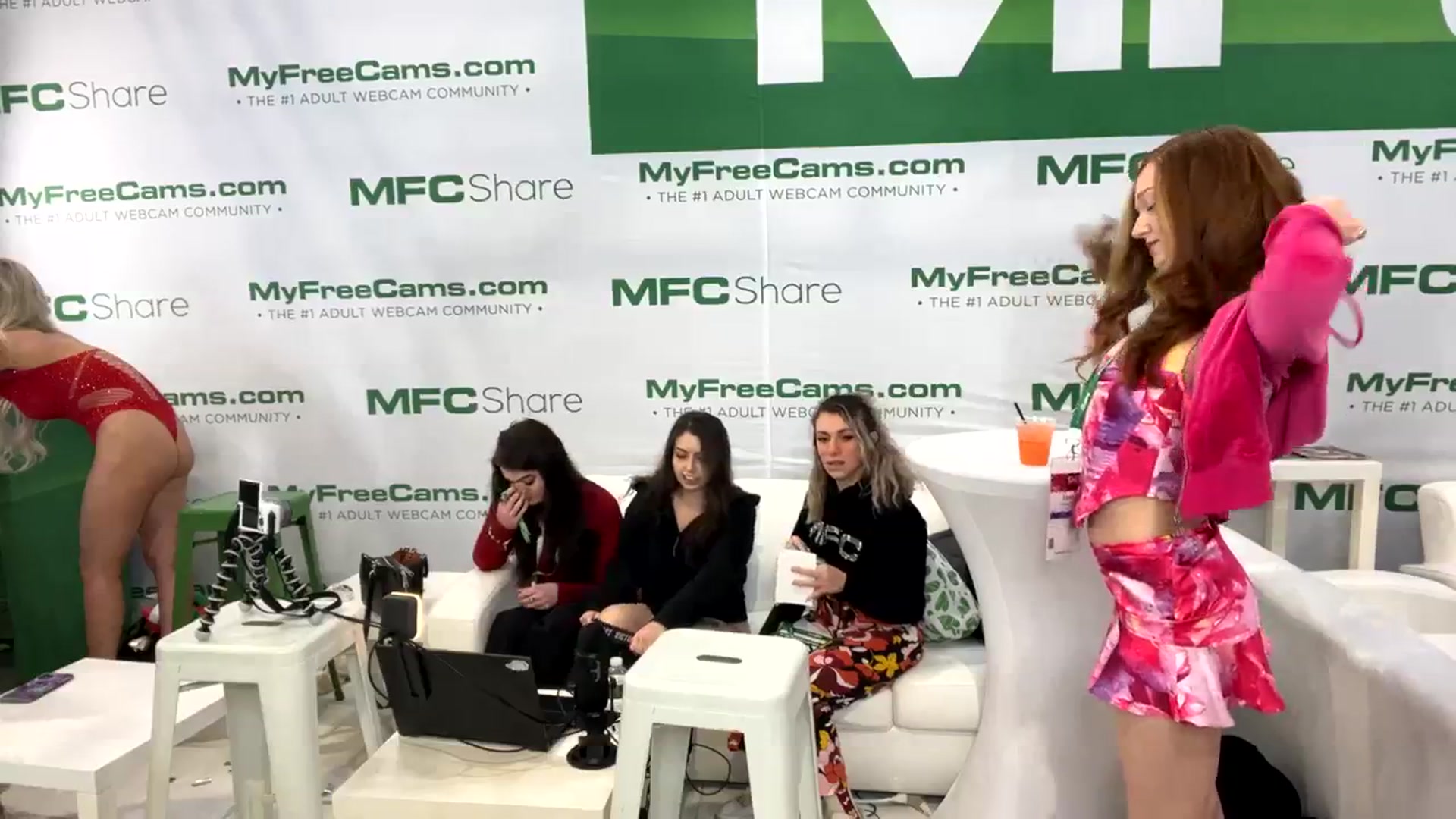 Gallery image thumbnail from BrielleDay's myfreecams stream on, 01/27/2024, 01:53 image 11 of 20