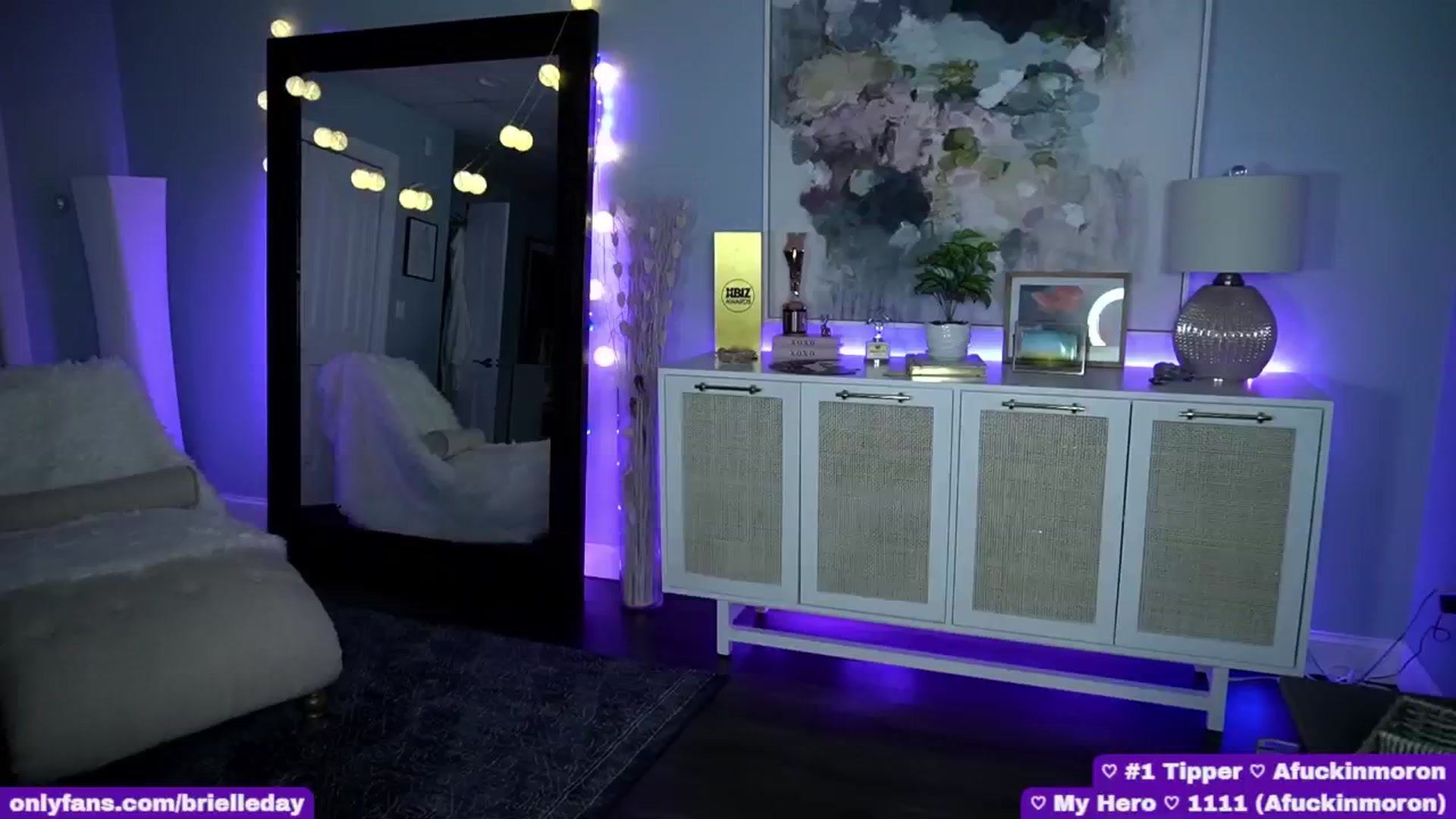 Gallery image thumbnail from BrielleDay's myfreecams stream on, 04/25/2024, 03:37 image 14 of 20