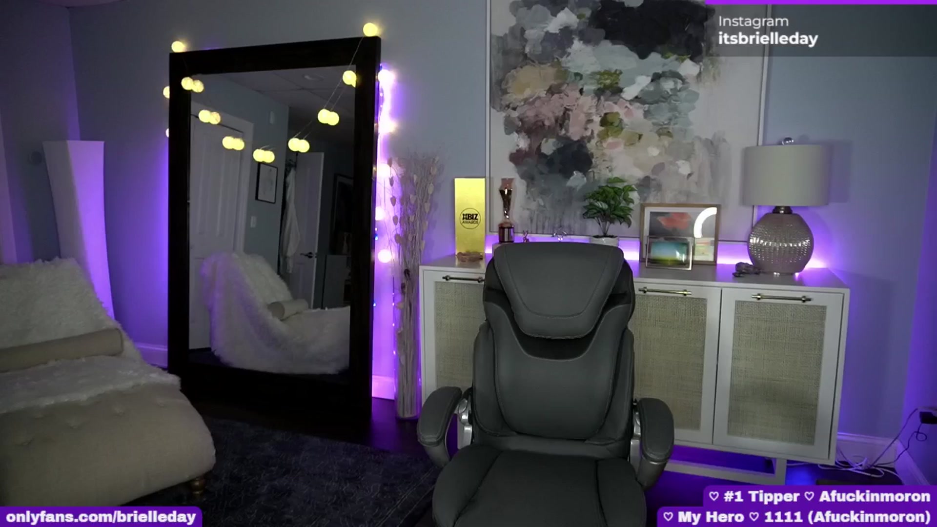 Gallery image thumbnail from BrielleDay's myfreecams stream on, 04/25/2024, 03:47 image 14 of 20