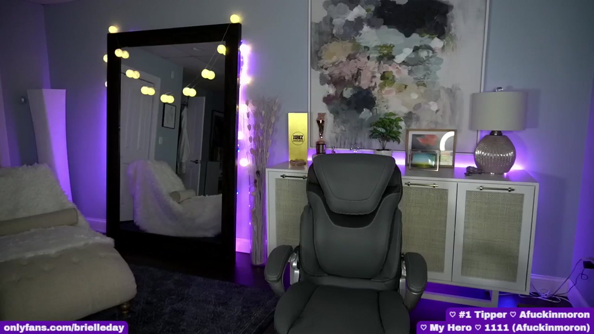 Gallery image thumbnail from BrielleDay's myfreecams stream on, 04/25/2024, 03:47 image 11 of 20