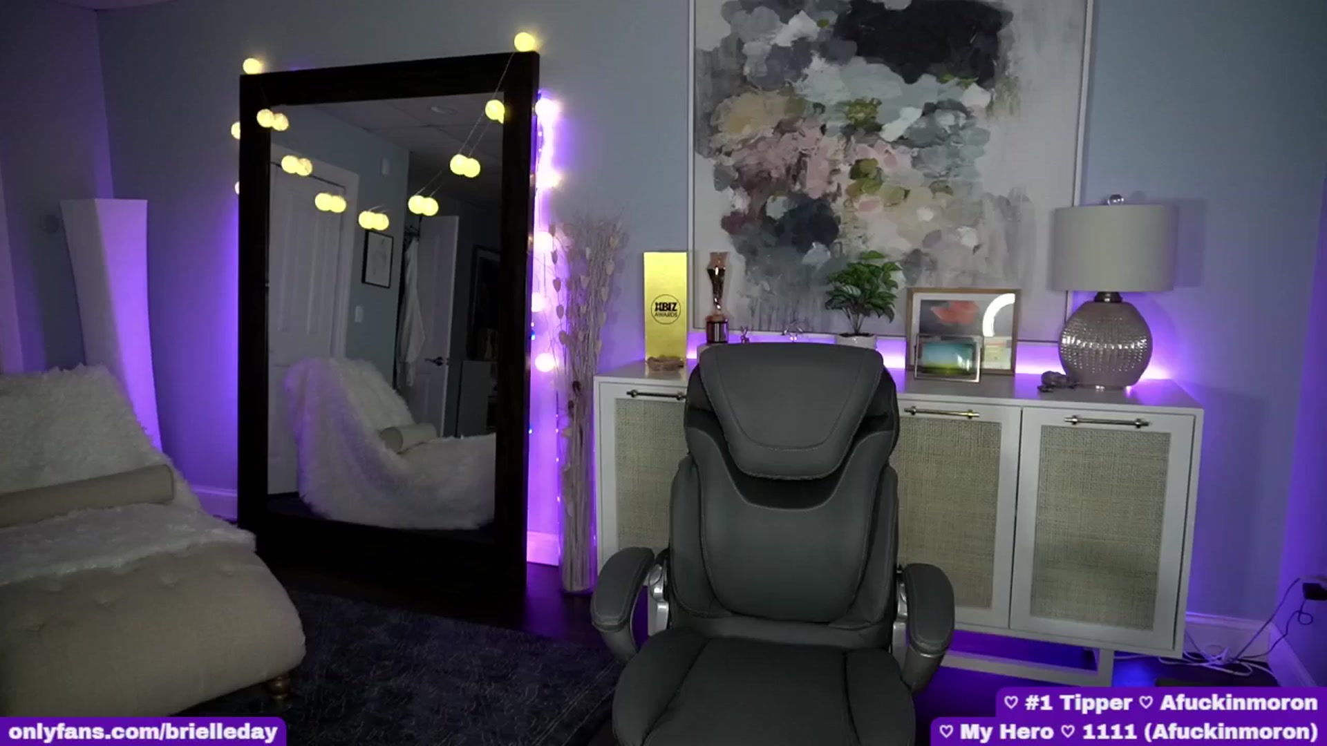 Gallery image thumbnail from BrielleDay's myfreecams stream on, 04/25/2024, 03:47 image 13 of 20