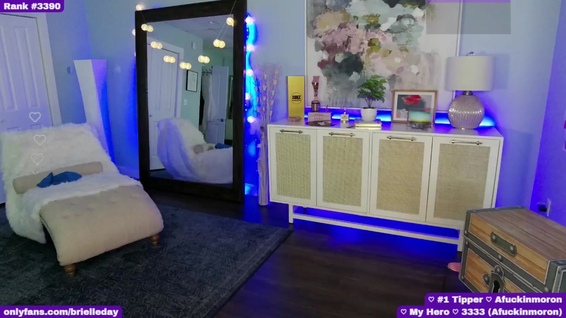 Gallery image thumbnail from BrielleDay's myfreecams stream on, 06/19/2024, 22:04 image 10 of 20