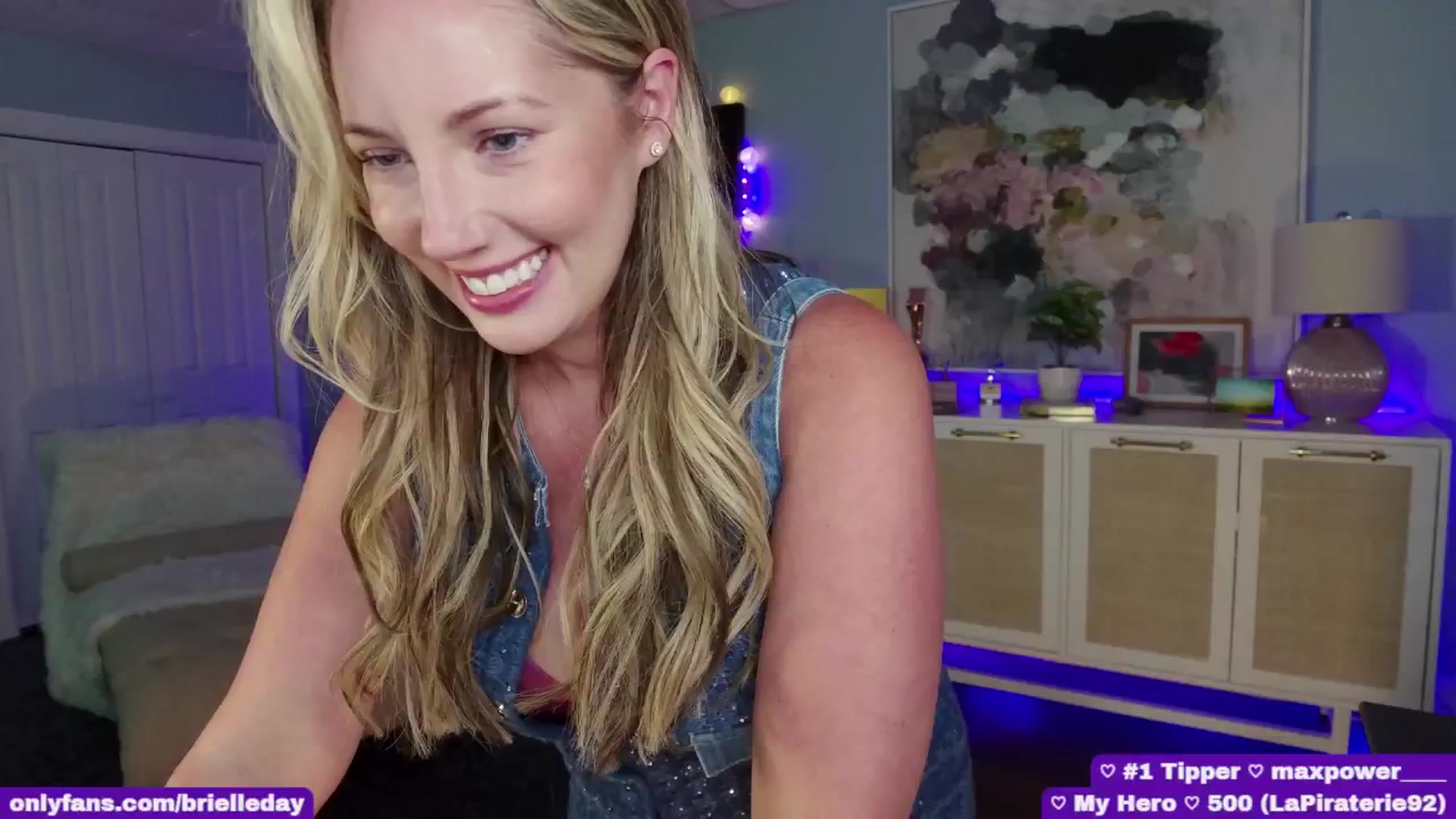 Gallery image thumbnail from BrielleDay's myfreecams stream on, 07/24/2024, 23:36 image 12 of 20