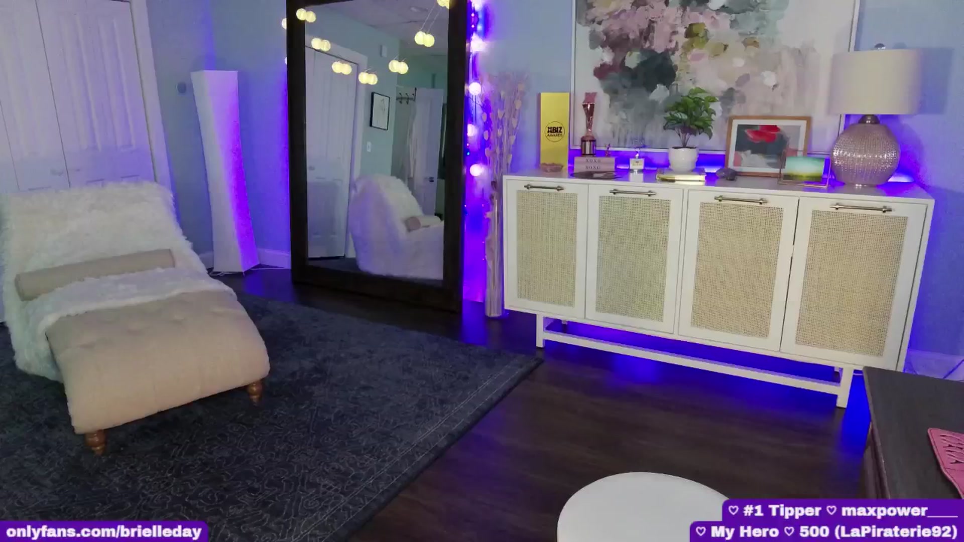 Gallery image thumbnail from BrielleDay's myfreecams stream on, 07/24/2024, 23:36 image 10 of 20