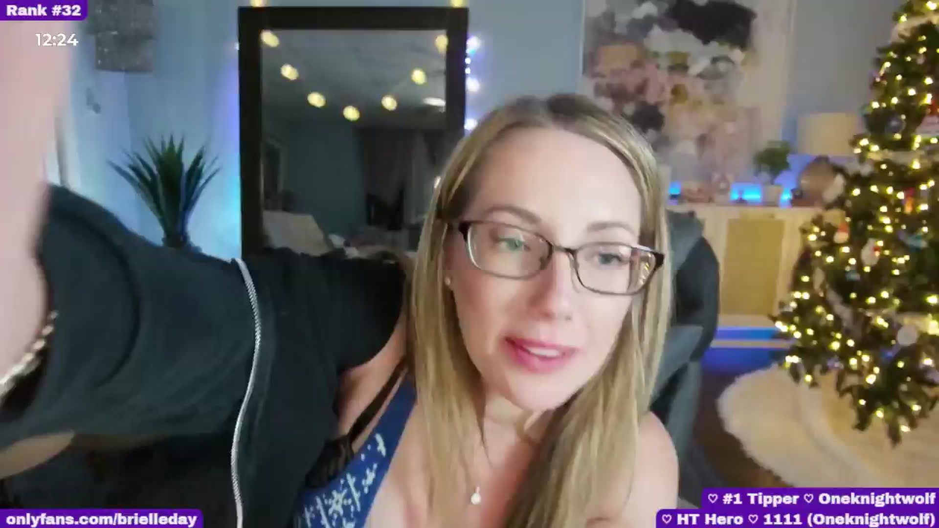 Gallery image thumbnail from BrielleDay's myfreecams stream on, 01/04/2025, 06:15 image 8 of 20