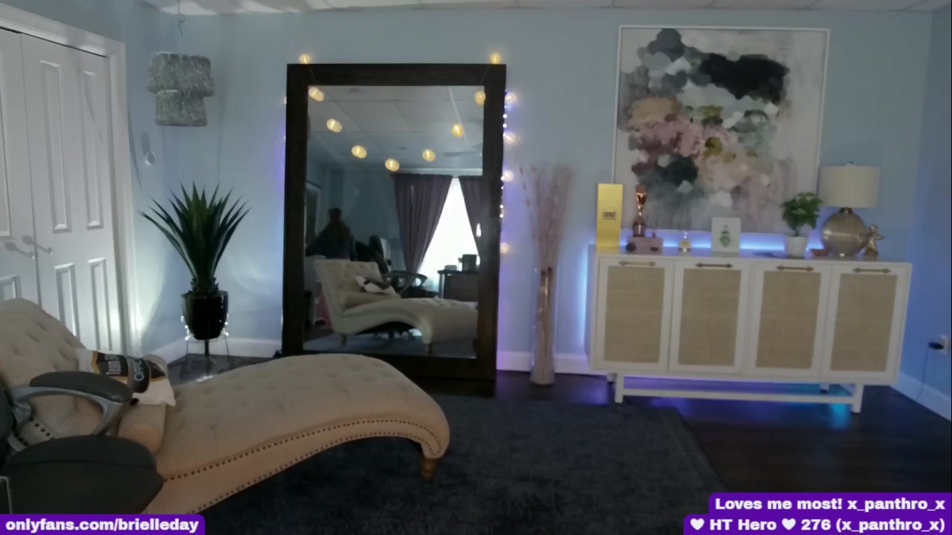Gallery image thumbnail from BrielleDay's myfreecams stream on, 03/20/2025, 22:11 image 17 of 20