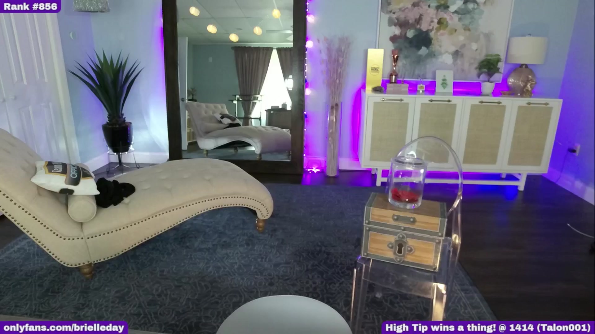 Gallery image thumbnail from BrielleDay's myfreecams stream on, 05/13/2025, 22:26 image 3 of 20