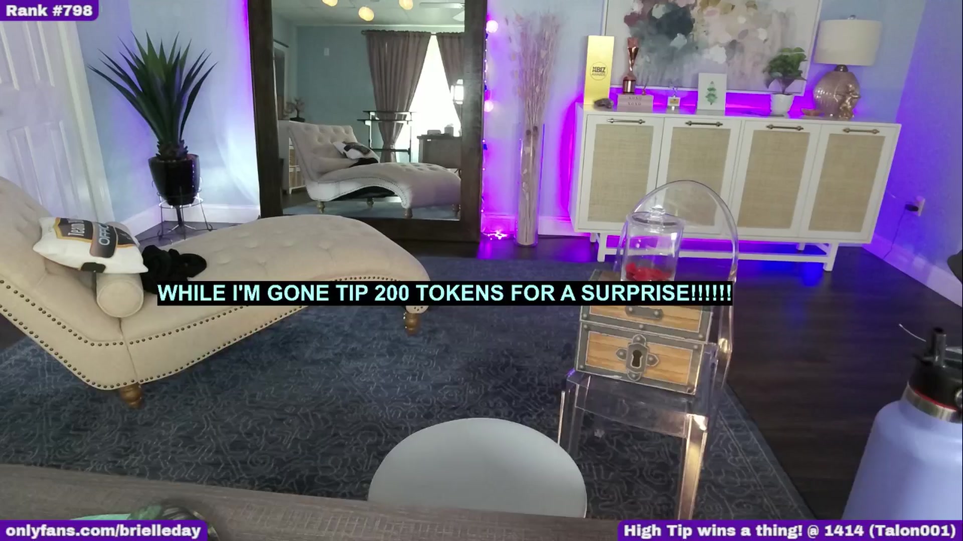 Gallery image thumbnail from BrielleDay's myfreecams stream on, 05/13/2025, 22:26 image 13 of 20