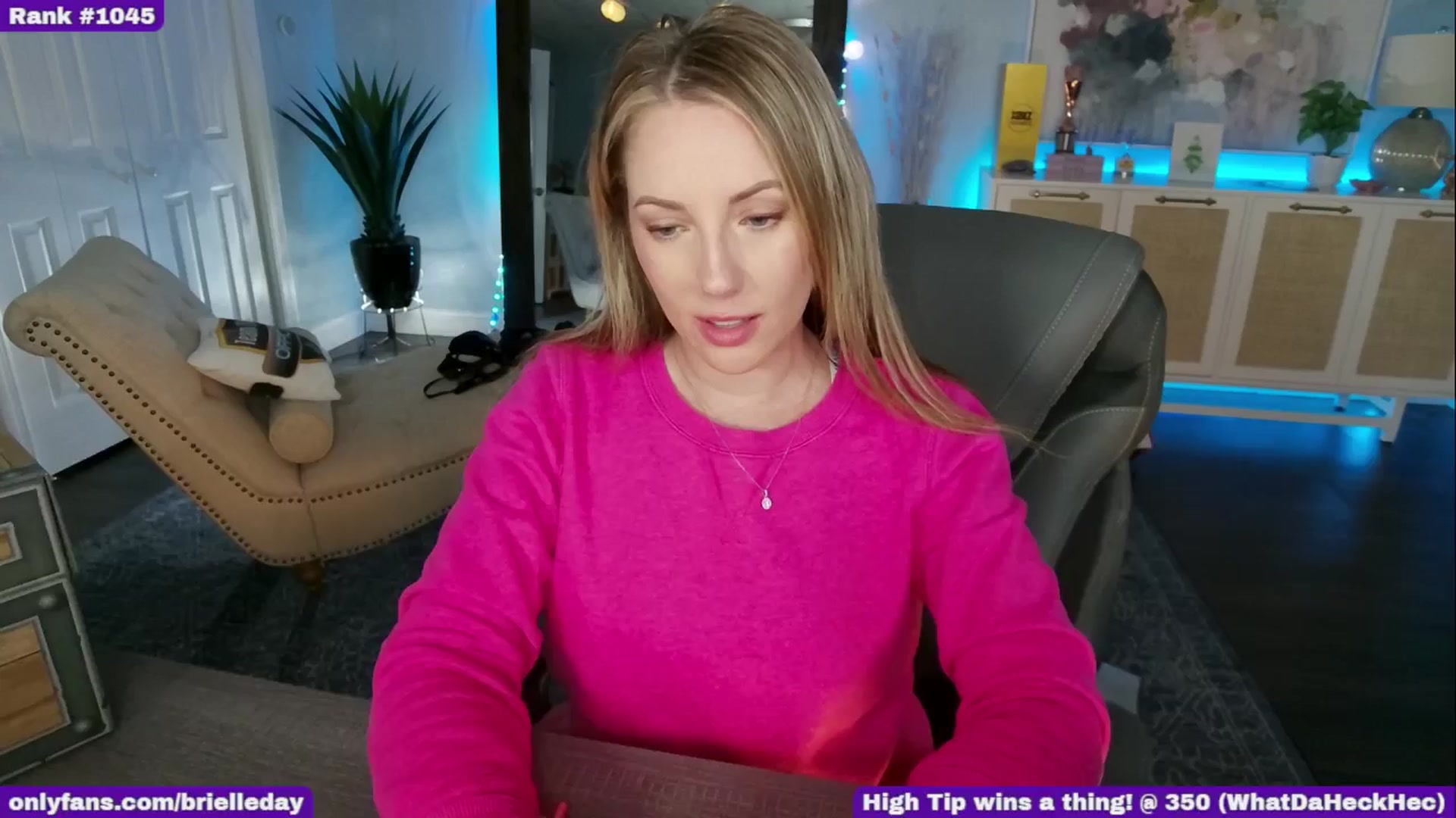 Gallery image thumbnail from BrielleDay's myfreecams stream on, 05/20/2025, 20:54 image 15 of 20