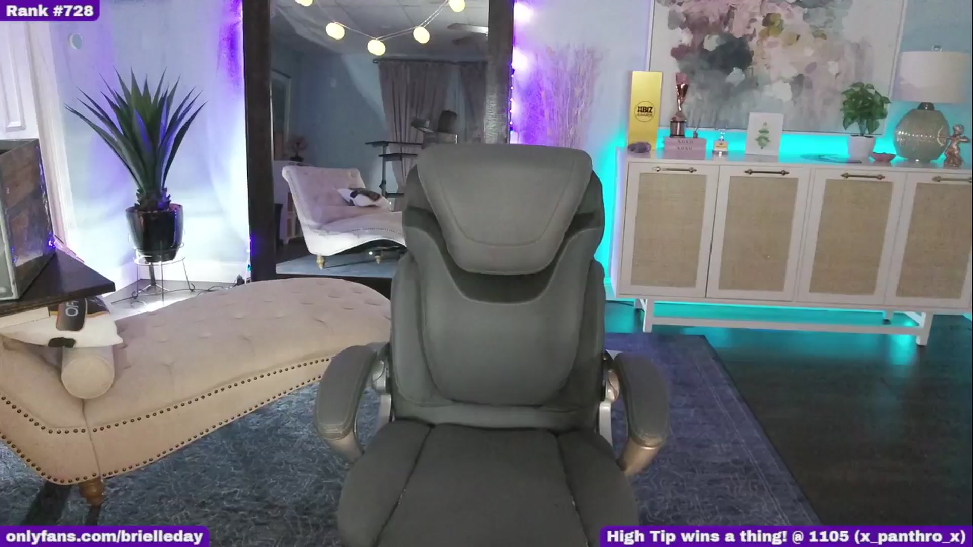 Gallery image thumbnail from BrielleDay's myfreecams stream on, 05/24/2025, 05:38 image 1 of 20